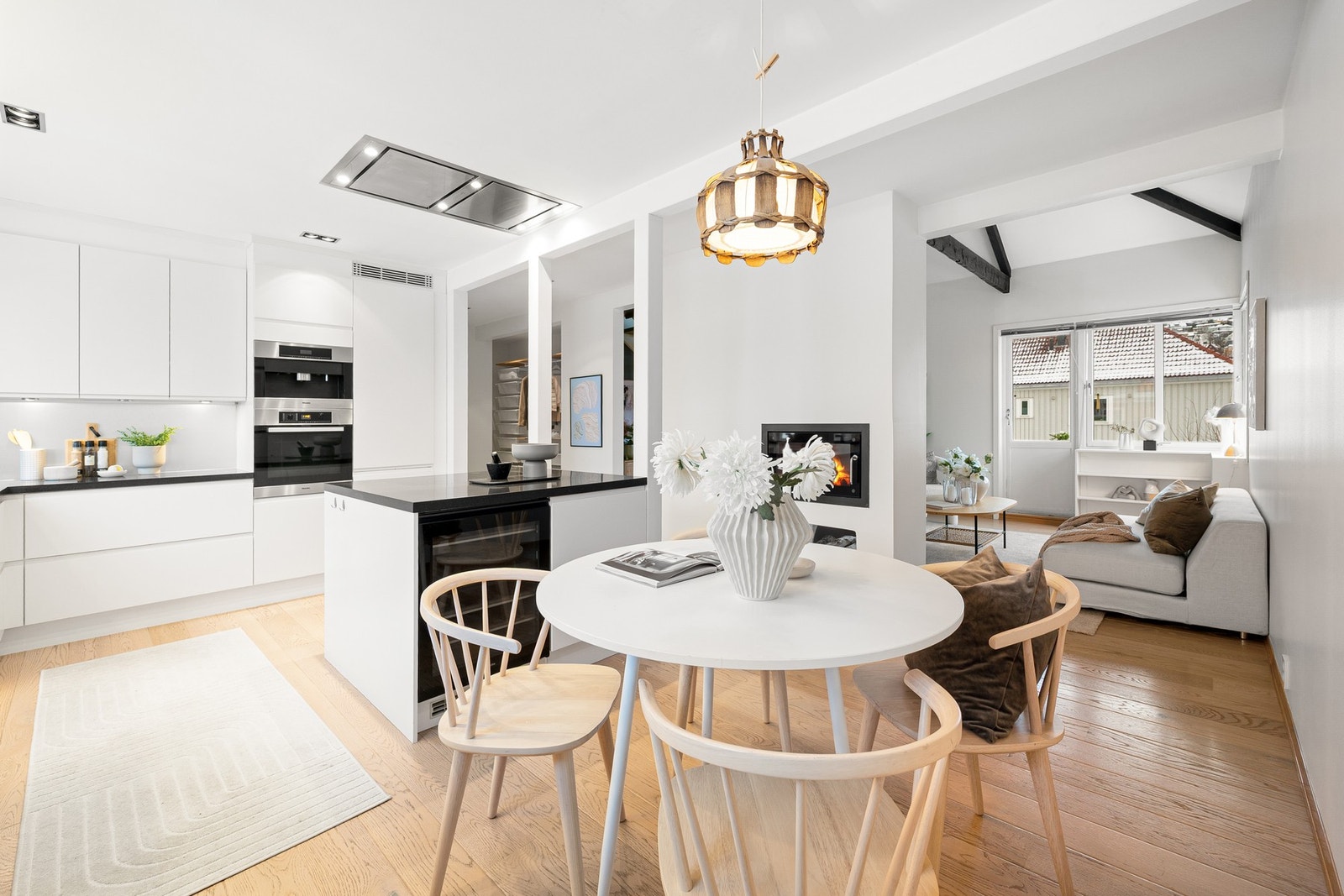 God plass til spisestue. Galleribilde