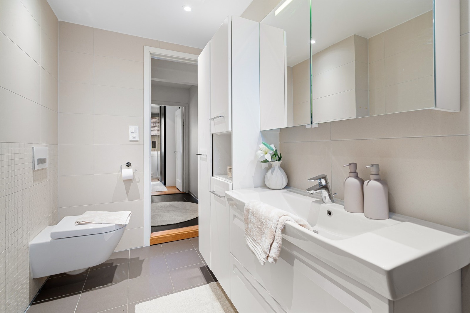 Opplegg for vaskemaskin på kjøkken. Galleribilde