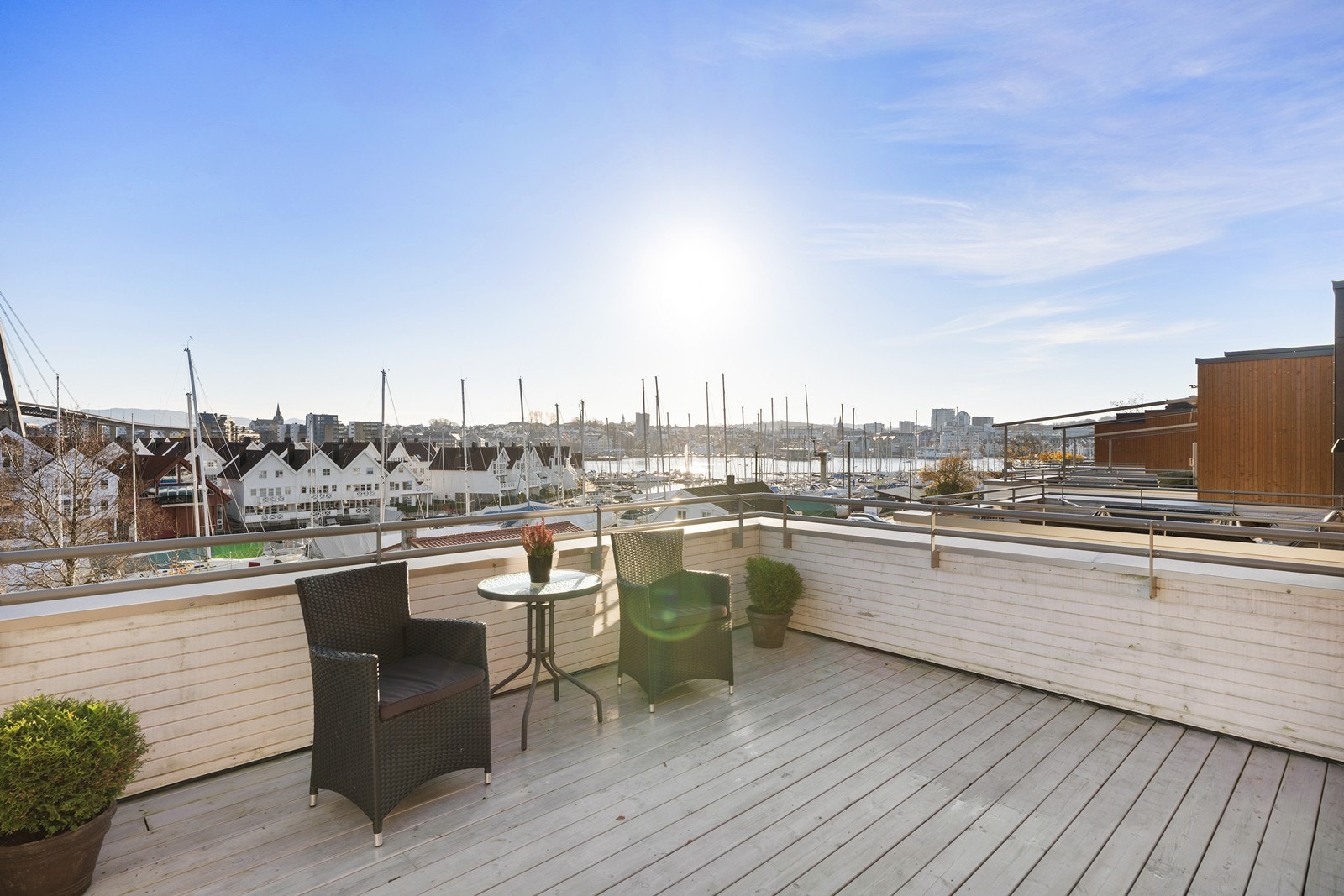 Takterrasse med flott utsik Galleribilde