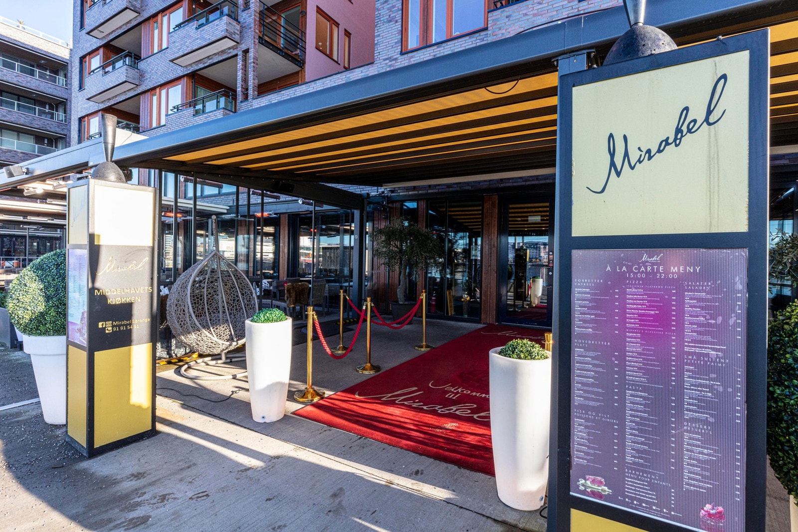 Det er en rekke restauranter utover bryggeanlegget på Sørenga Galleribilde