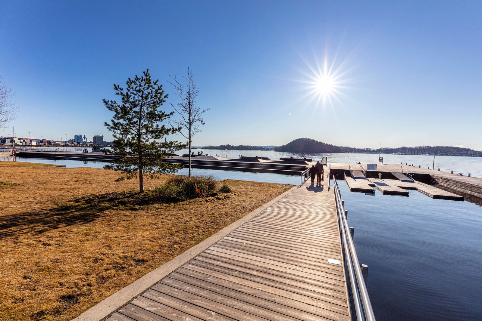 Sørenga Sjøbad er populært på varme sommerdager Galleribilde