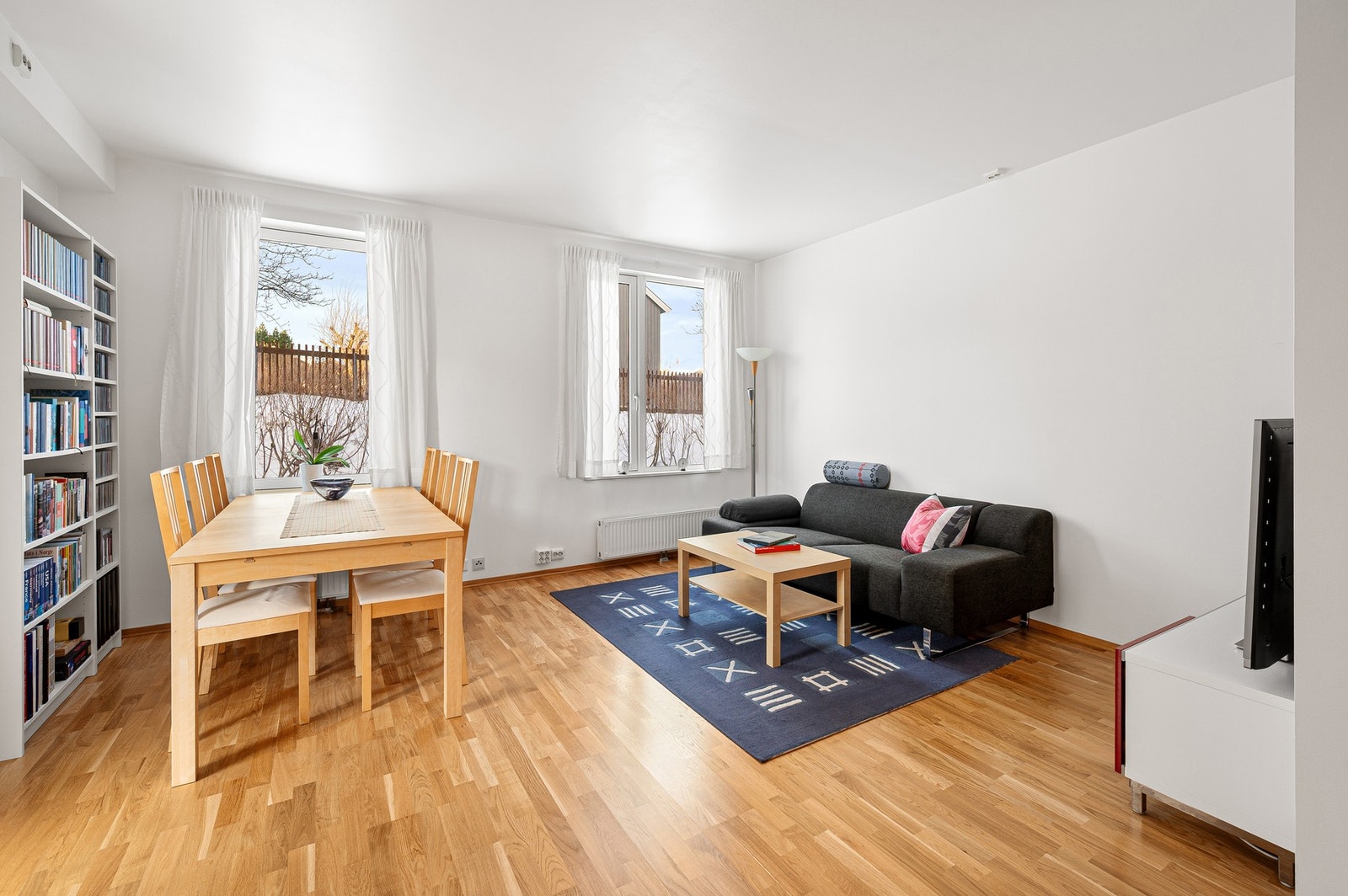 Som hjørneleilighet nyter boligen godt av lysinnslipp fra tre himmelretninger. Galleribilde