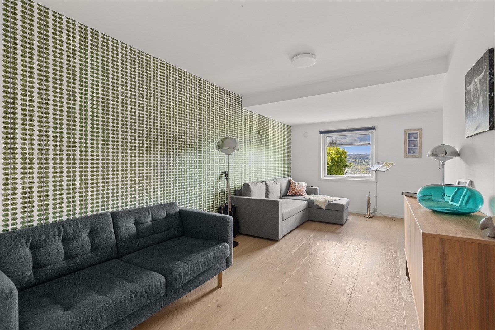 Det andre soverommet har god plass til det du måtte ønske av møbler. Galleribilde