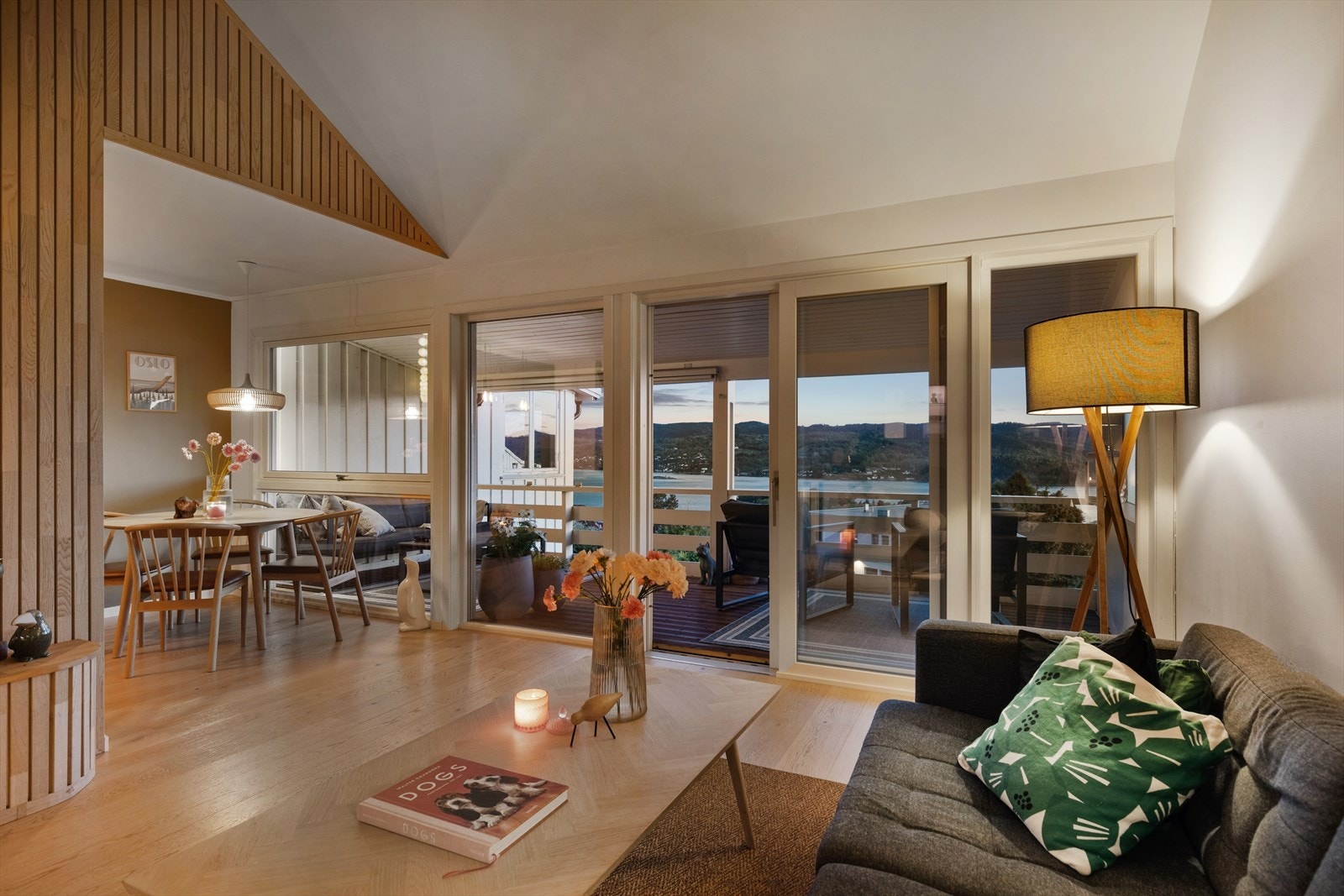 Velkommen til Åsenveien 18A - Et flott rekkehus med nydelig beliggenhet og utsikt! Galleribilde