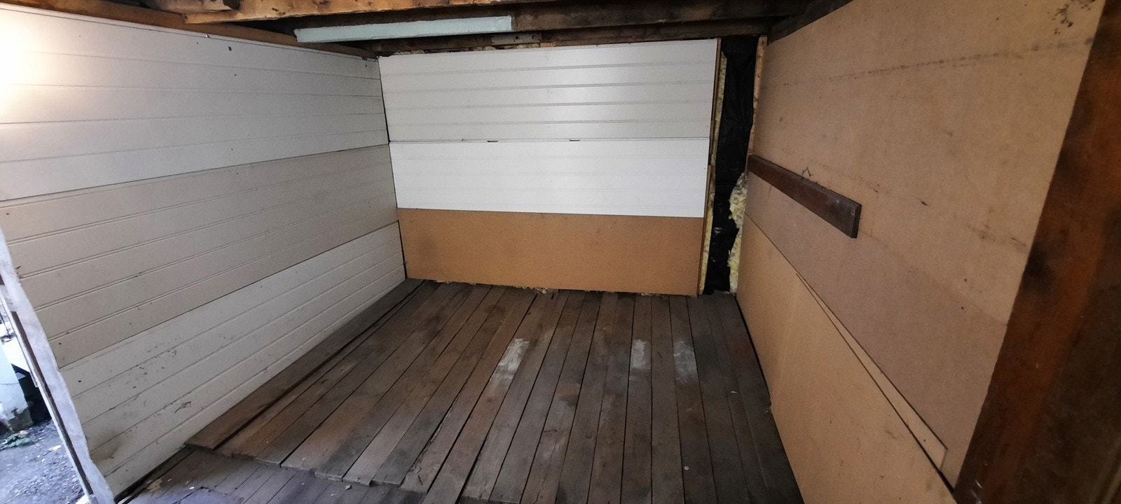 Bod på hele 11.kvm. m/ isolerte vegger Galleribilde