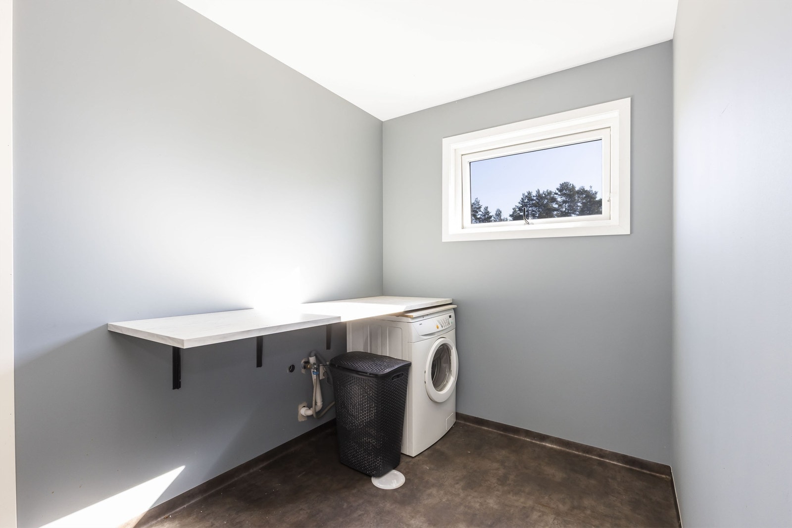 Vaskerom Galleribilde