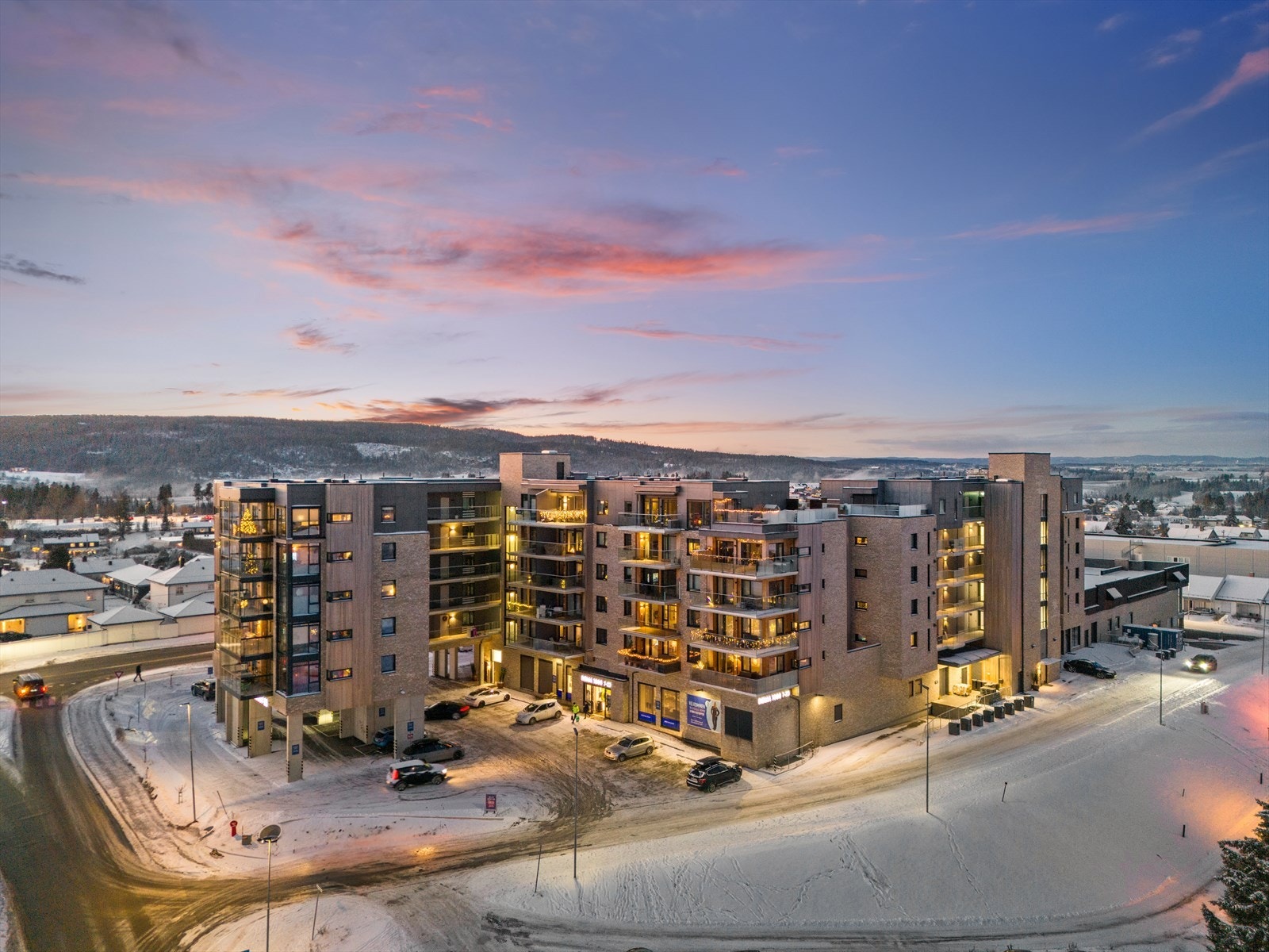 Beliggenheten er sentral med gangavstand til Sørumsand sentrum og togstasjonen. Galleribilde