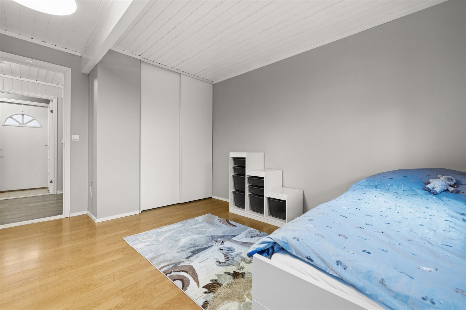 Soverom 2 har også god plass til både seng og garderobeløsning. Galleribilde