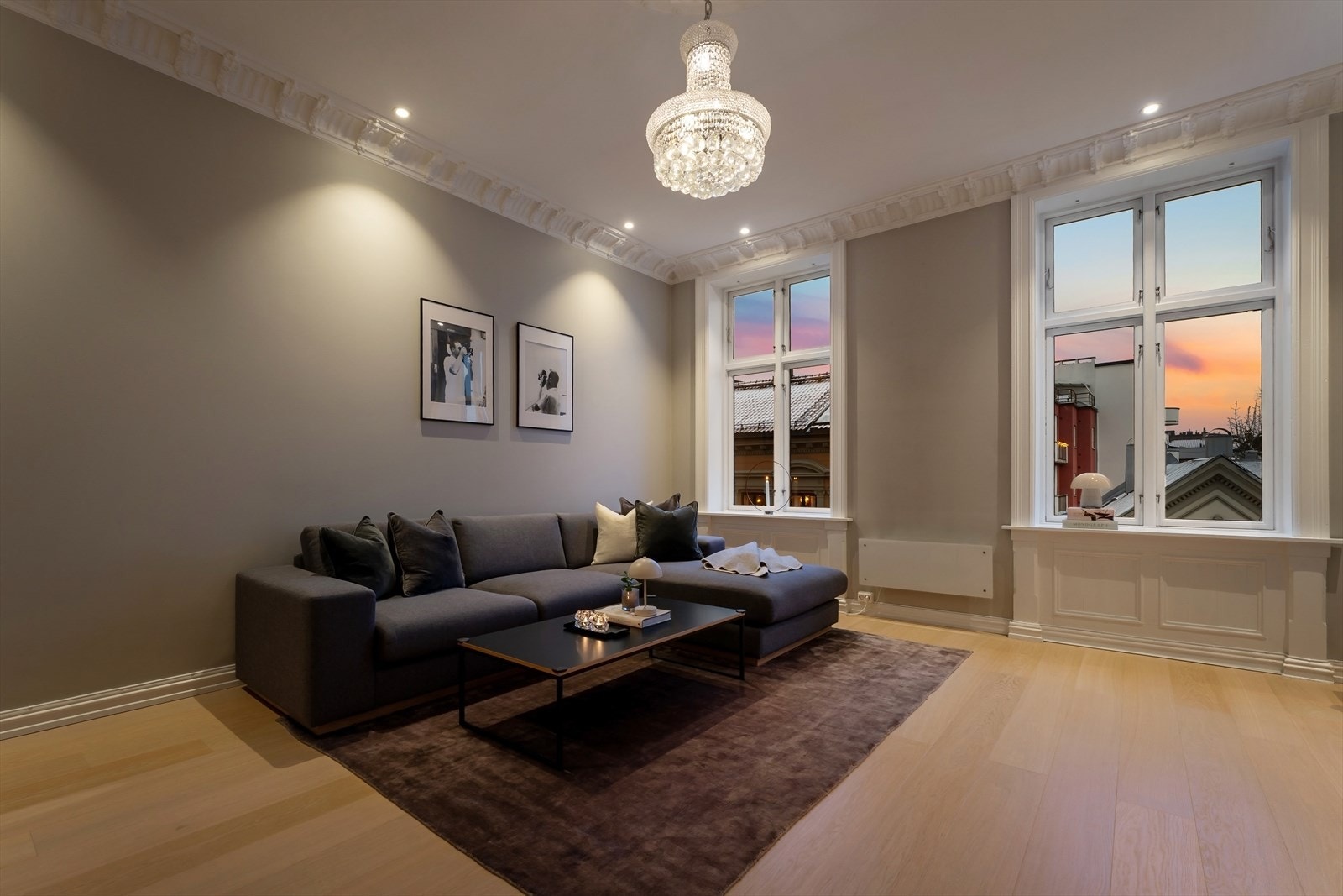 Klassisk og lekker 3-roms med super og tilbaketrukket beliggenhet i et av byens mest ettertraktede områder! Galleribilde