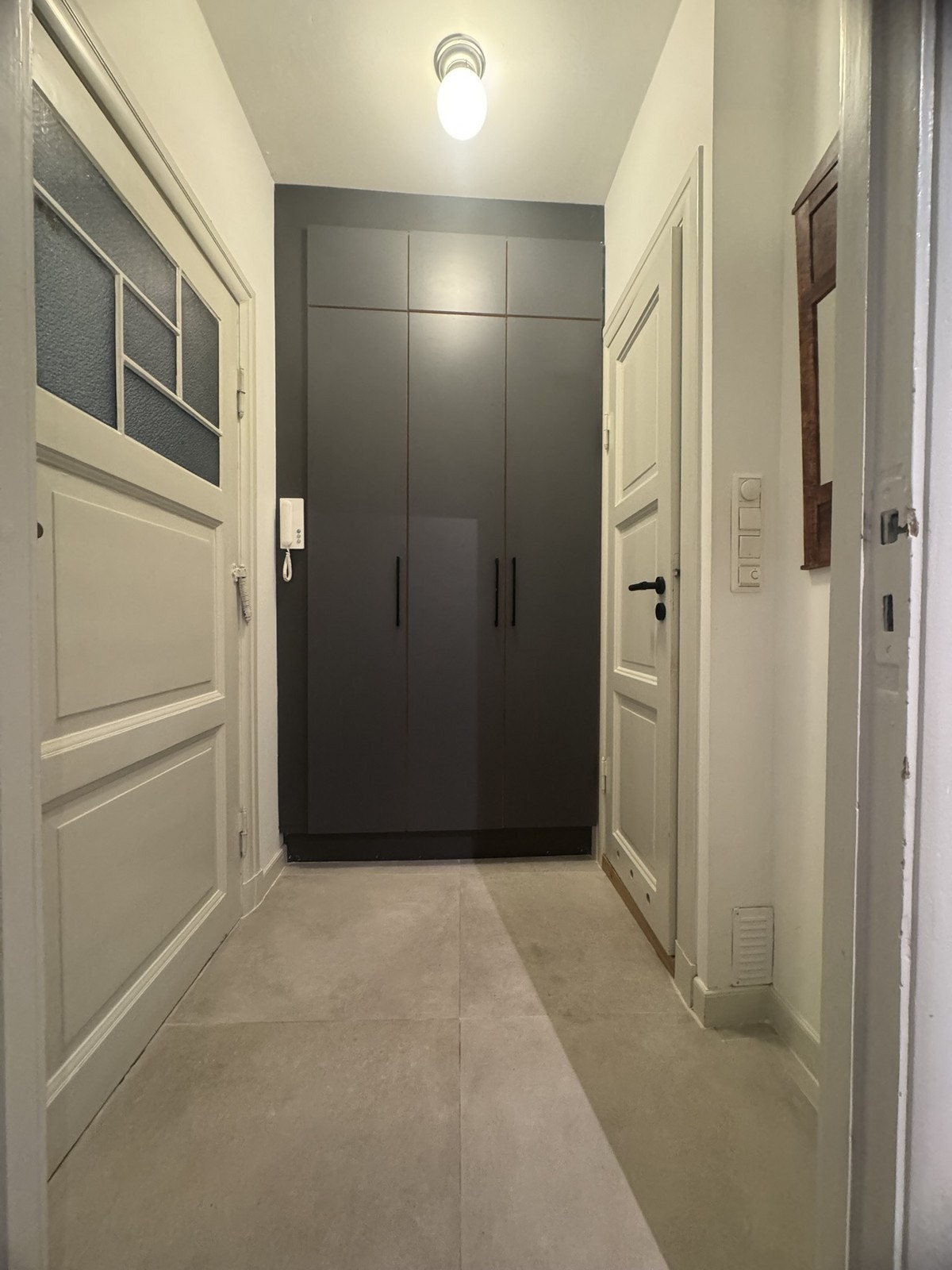 Entré med garderobeskap Galleribilde