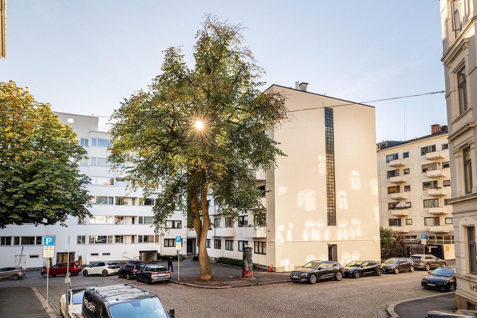 Bilde av fasade tatt sommerstid Galleribilde