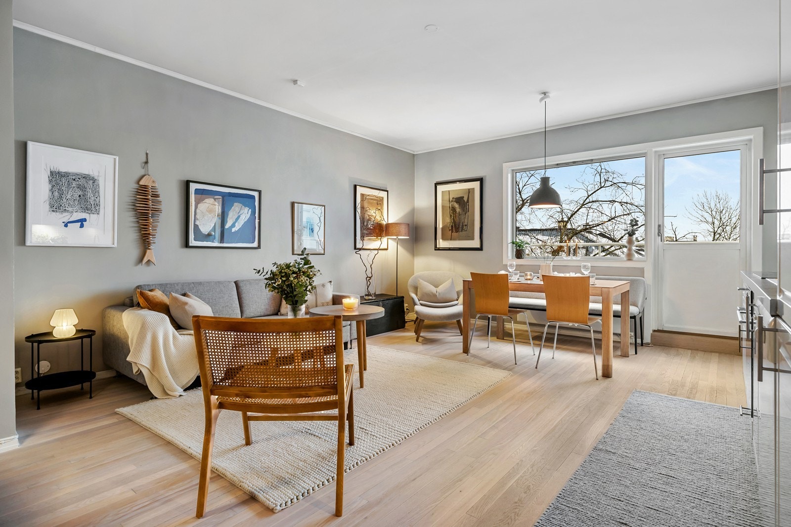 Stue mot spiseplass Galleribilde