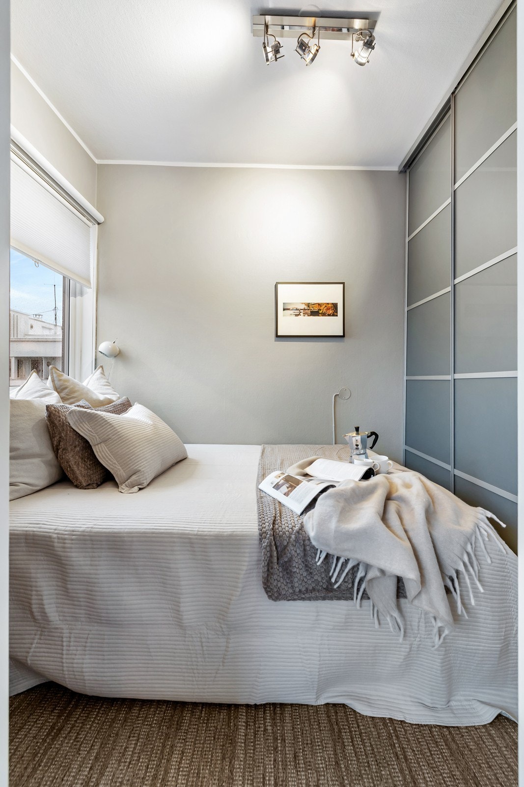 Soverom med skyvedørsgarderobe. Rommet er på ca. 2,0 x 3,1 meter Galleribilde