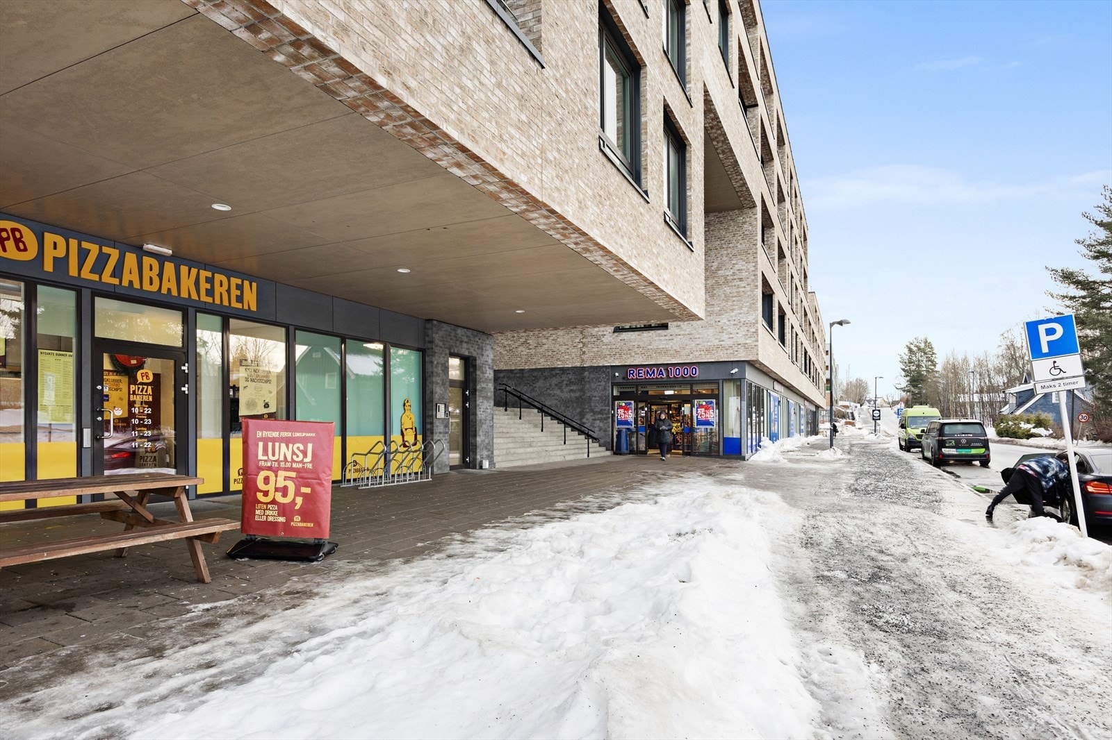 - Servicetilbud i nærheten- Galleribilde