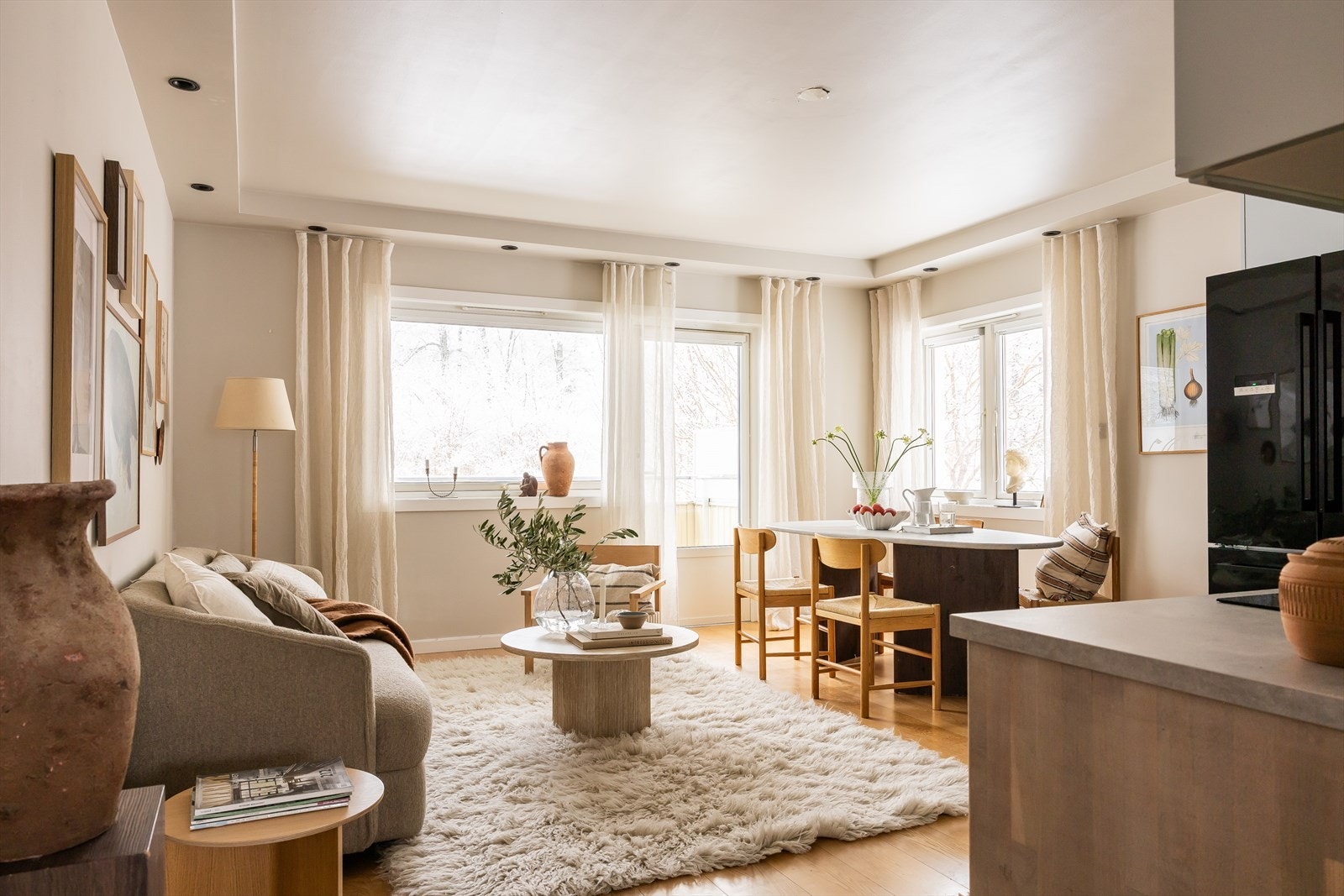 Velkommen til Eiksveien 59 - Lys og pen 4-roms med balkong - Alle foto: Anne Andersen Galleribilde