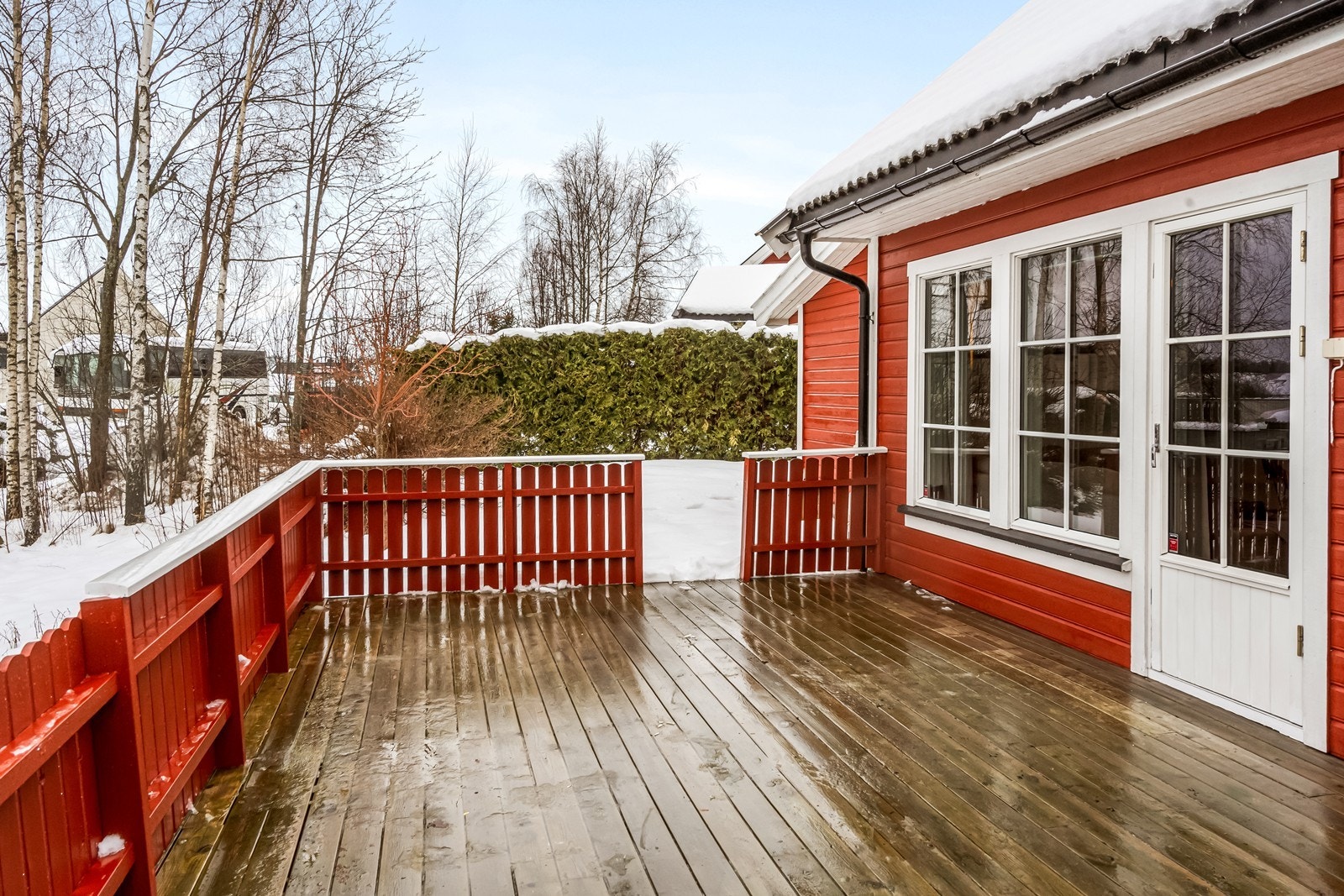 På terrassen kan man nyte koselige dager med familien Galleribilde