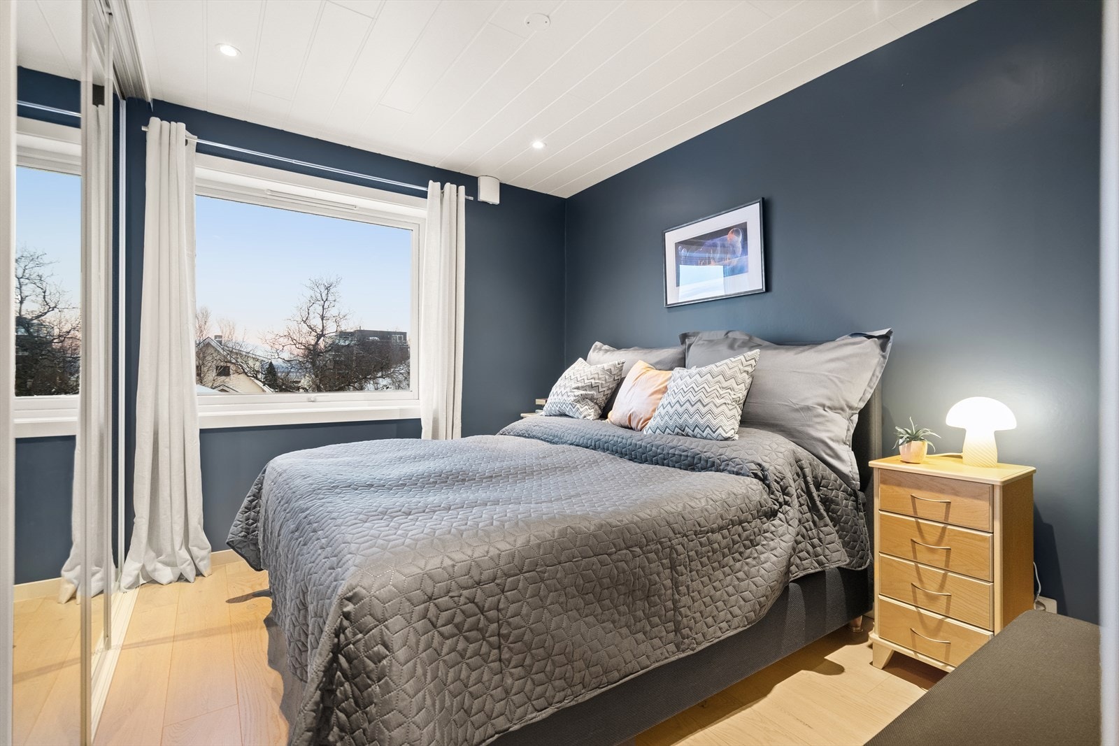 Soverom 1 har god plass til soveromsmøbler. Galleribilde