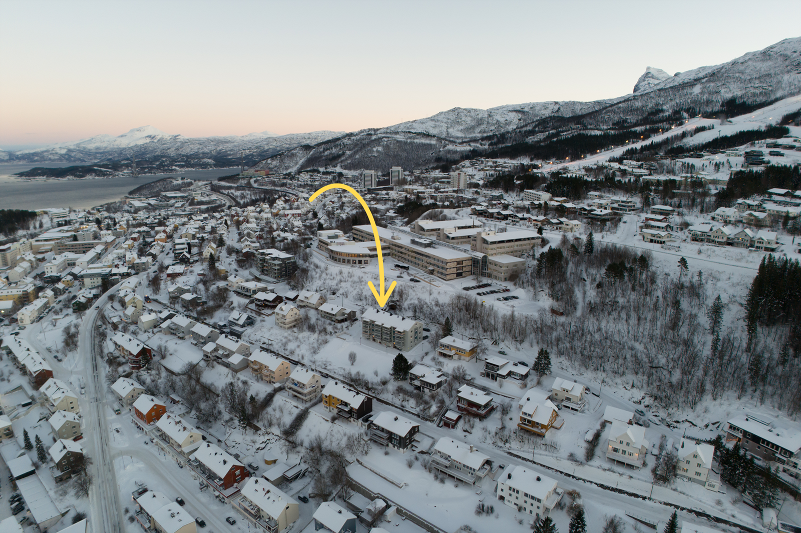 Ta kontakt med megler for å avtale visning. Galleribilde