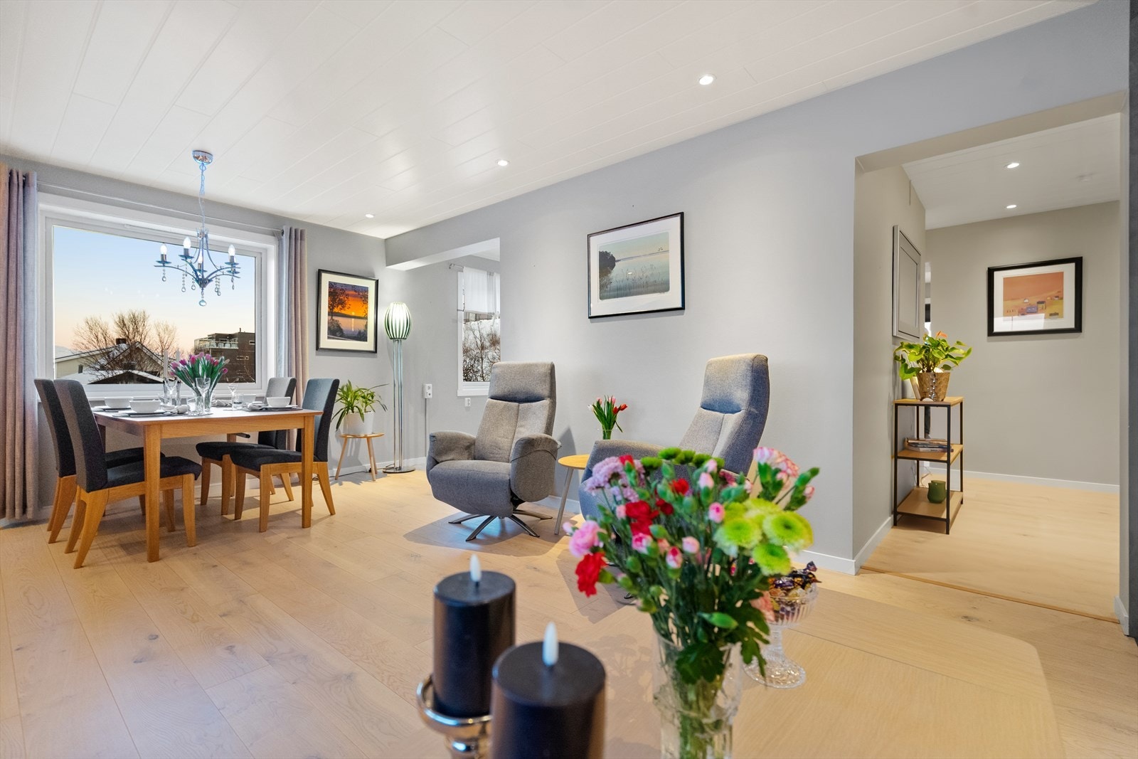 Parkett på gulv og lamiflex gulvvarme i alle rom. Galleribilde