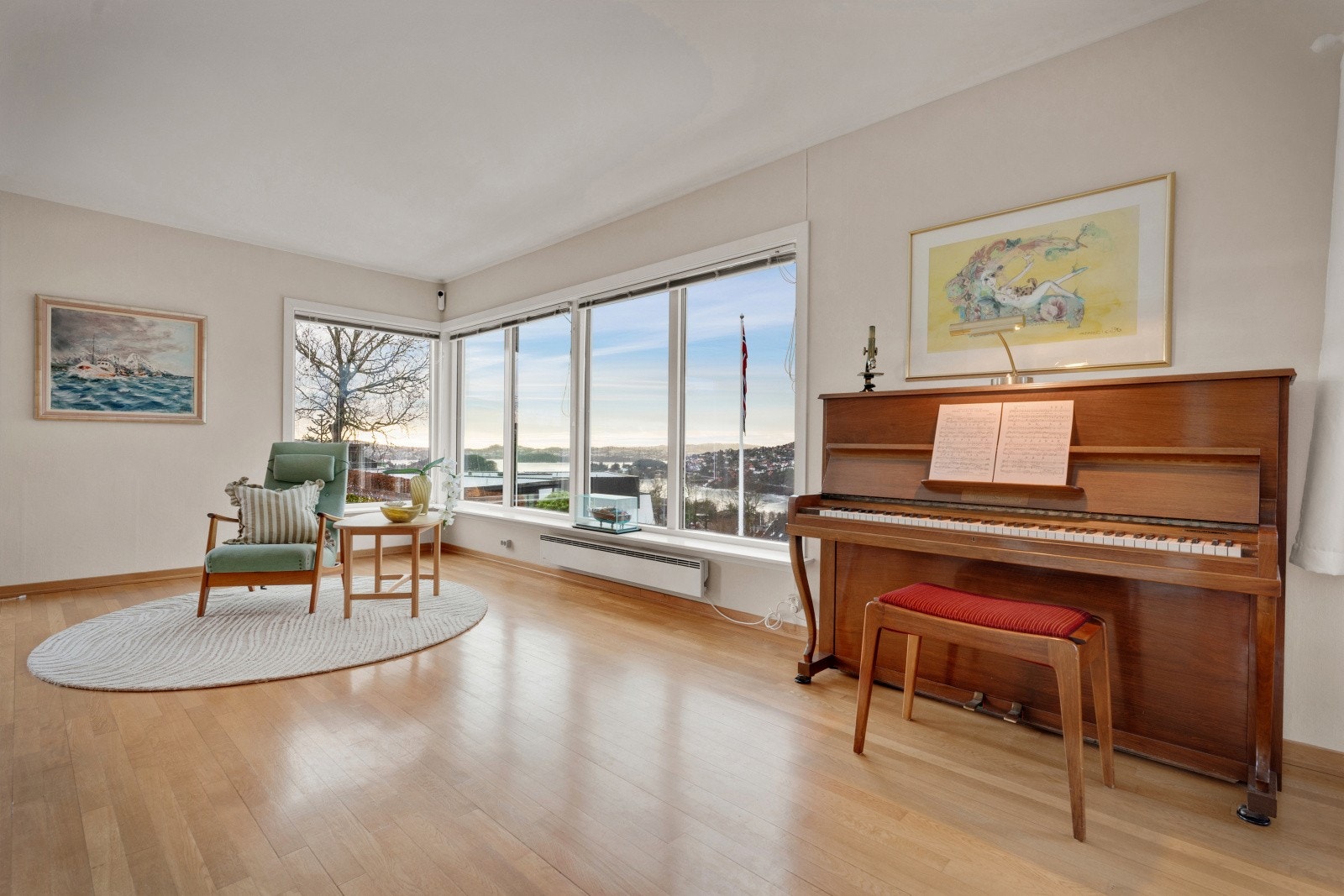 Spisestue/stuen er på 48kvm Galleribilde