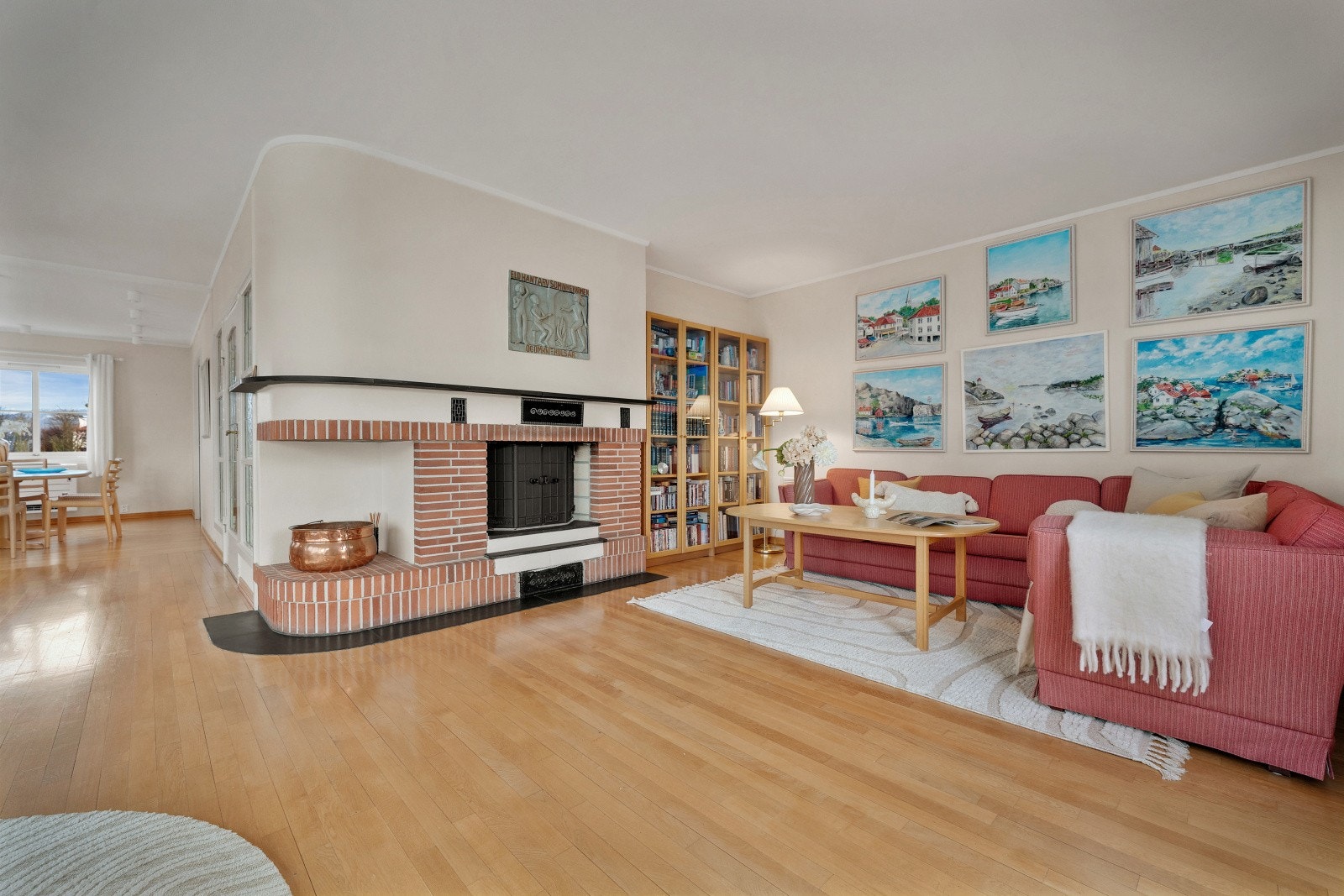 Flott peis som varmer hele etasjen Galleribilde