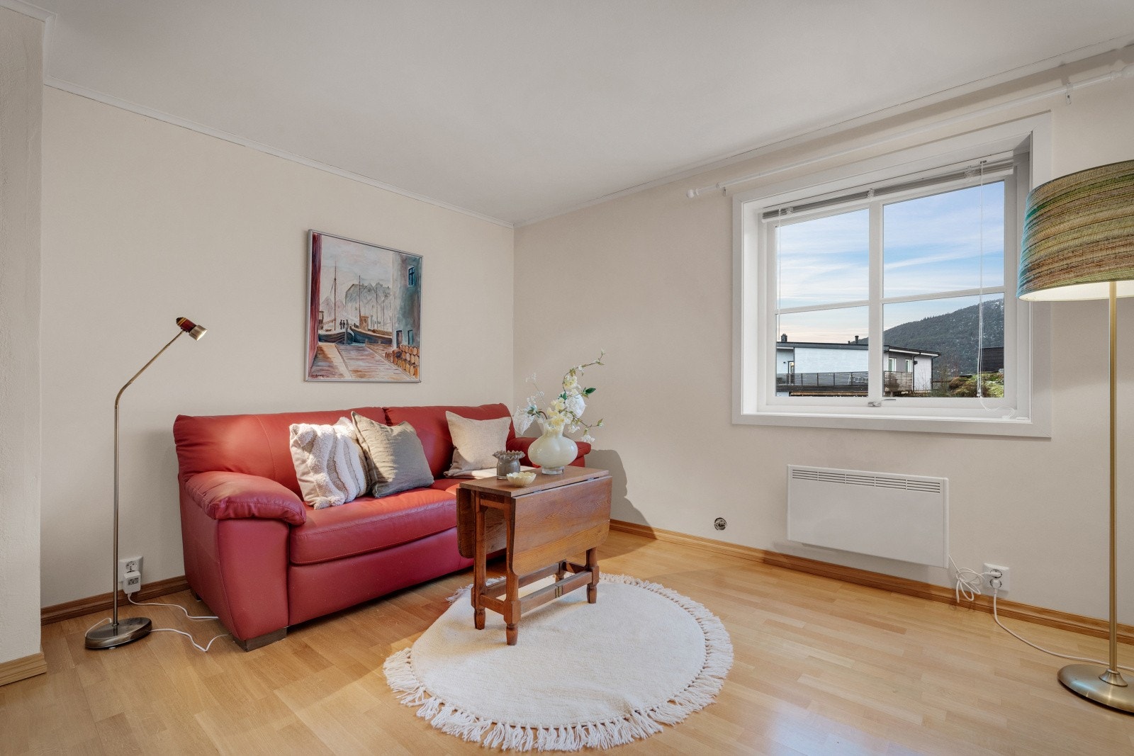 Stue/soverom i underetasje med varmekabler Galleribilde