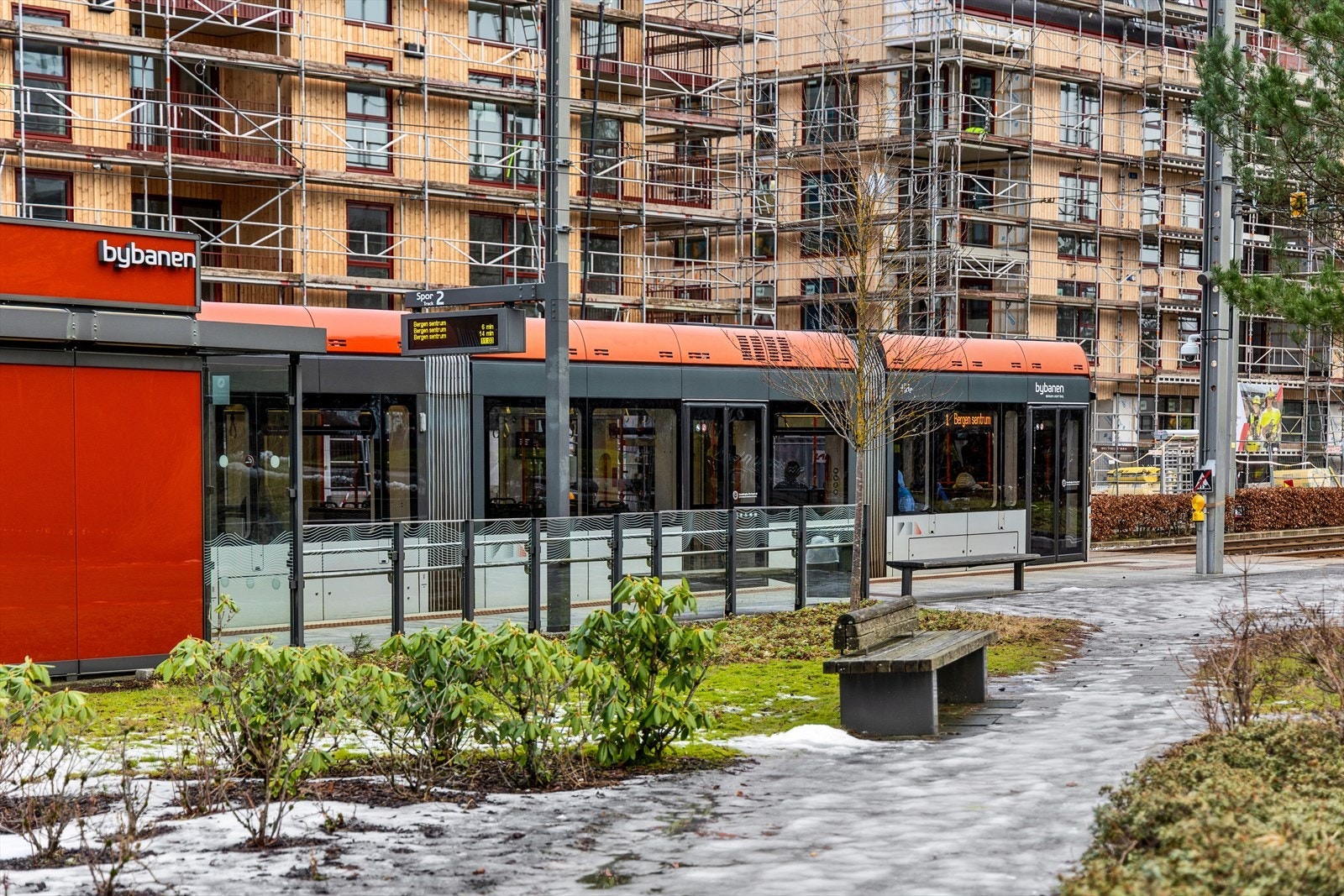 Nærmeste bybanestopp er kun fem min gange fra leiligheten. Galleribilde