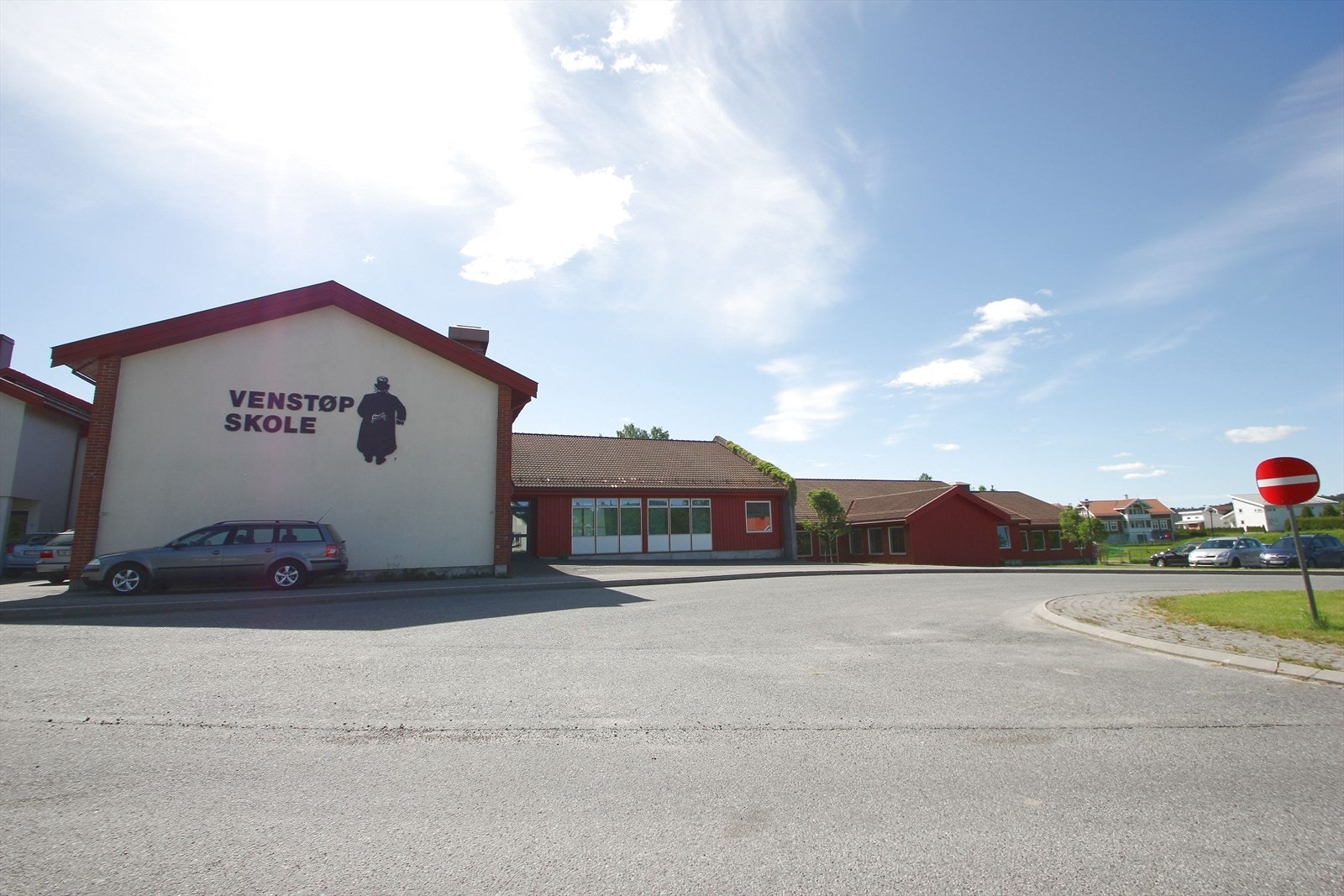 Området ligger ca. 4,5 km fra Skien sentrum med alle fasiliteter. Galleribilde