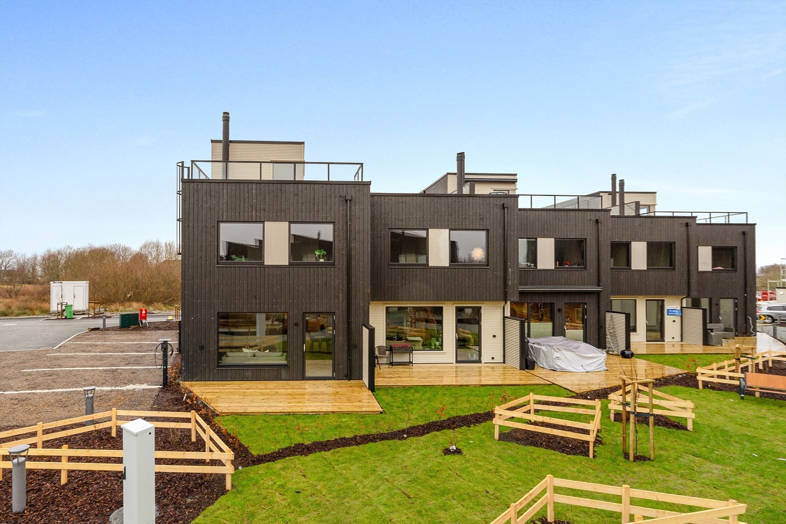 Enderekkehus med loftstue og takterrasse Galleribilde