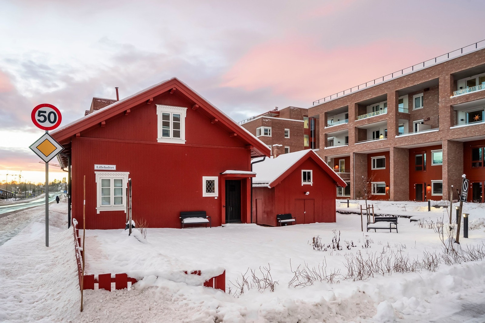 Lilleholtet - felles hus Galleribilde