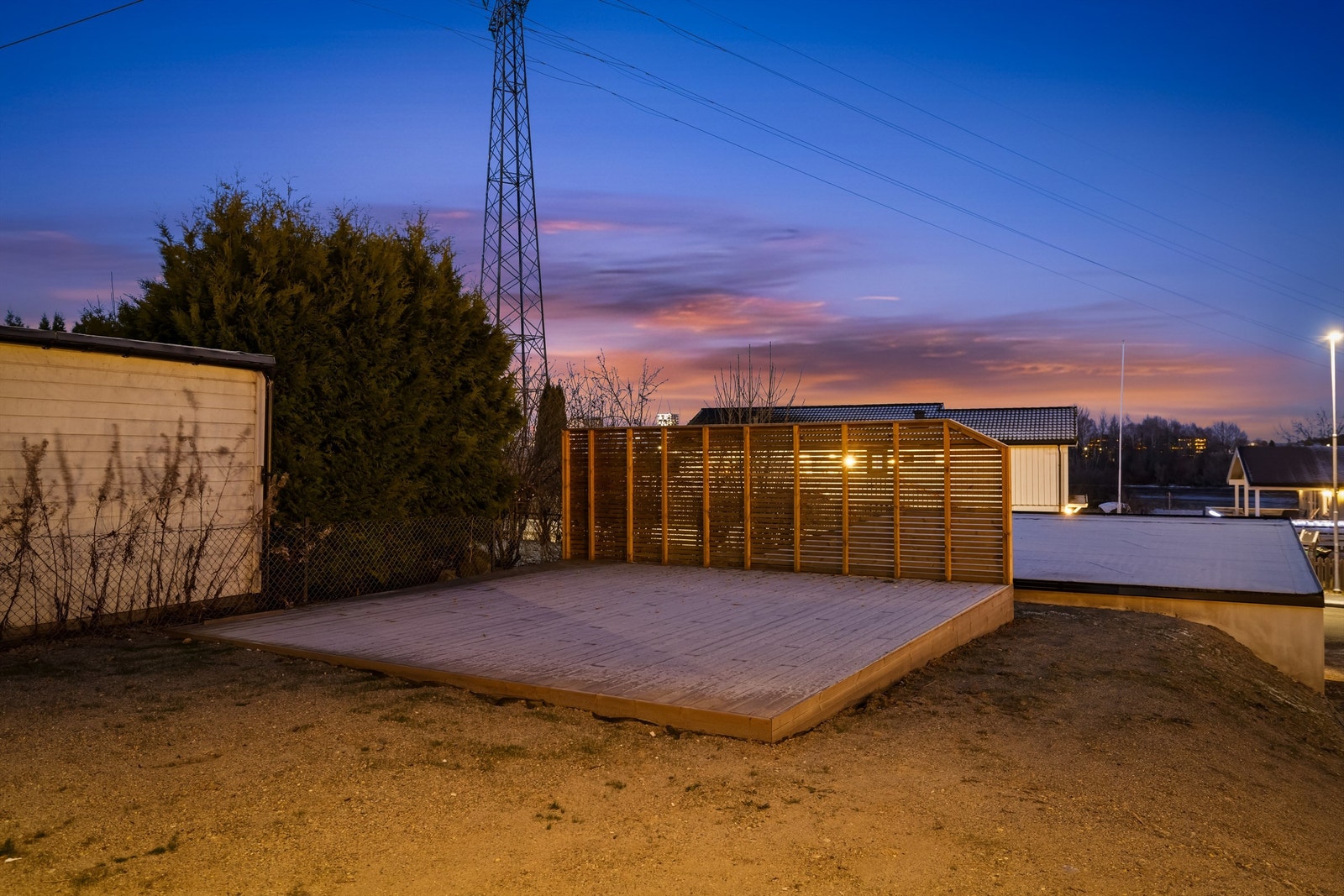 Markplatting med gode solforhold og perfekt for en usjenert sittegruppe. Galleribilde