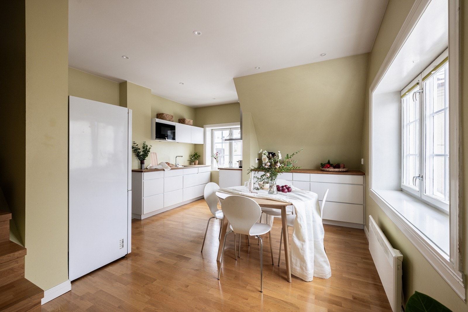 Spiseplassen. Galleribilde