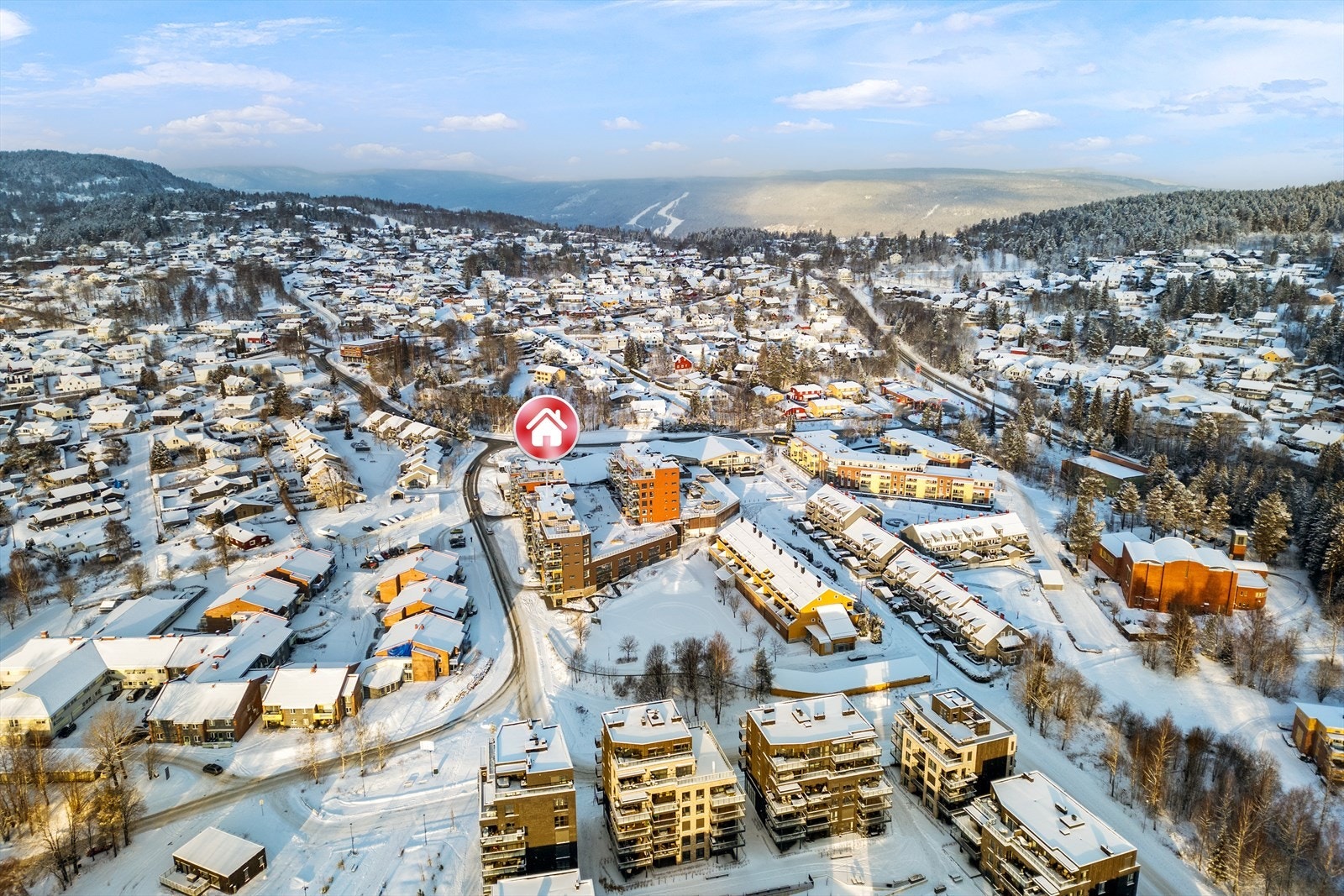 Overblikk med Drammen skisenter synlig i bakgrunnen Galleribilde