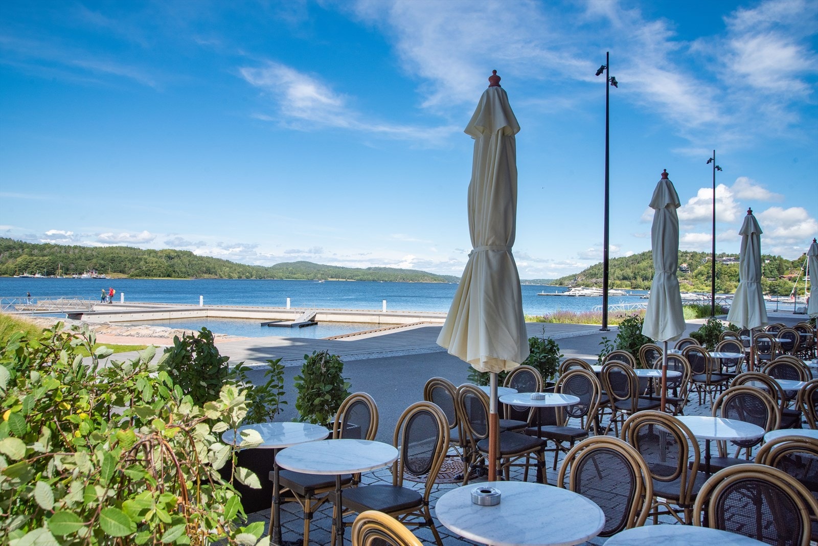 Vinbaren Oh Dear ligger like ved leiligheten, og byr på en New York-inspirert atmosfære. Her kan du nyte gode smaker både inne i lokalet og ute på den hyggelige uteserveringen. Galleribilde