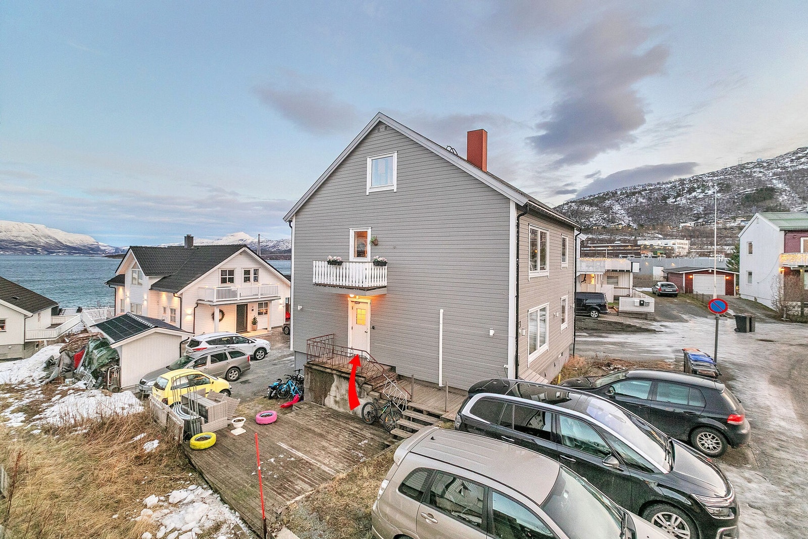 Inngangsparti og felles terrasse Galleribilde