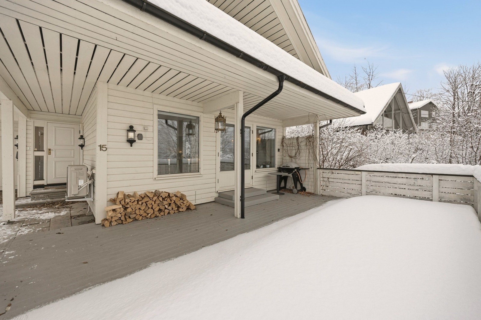 En svært solrik hage og gode solforhold hele dagen. Galleribilde