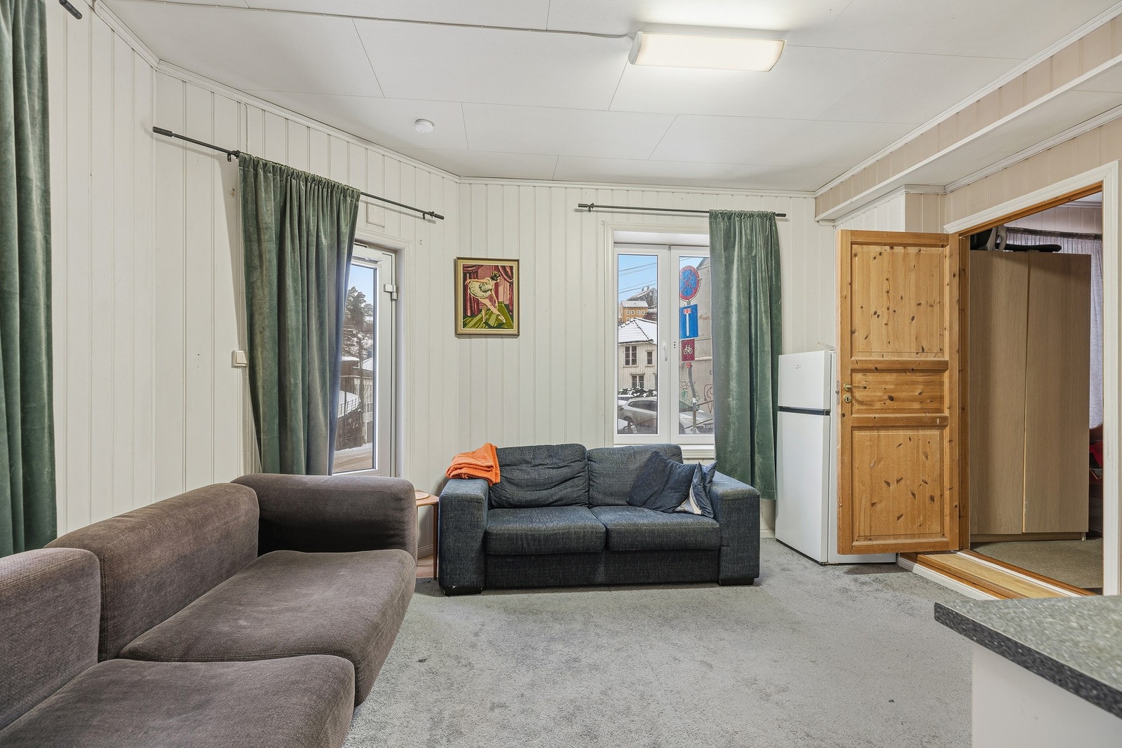 I hybelen til venstre er det stue/kjøkken, soverom og bad Galleribilde