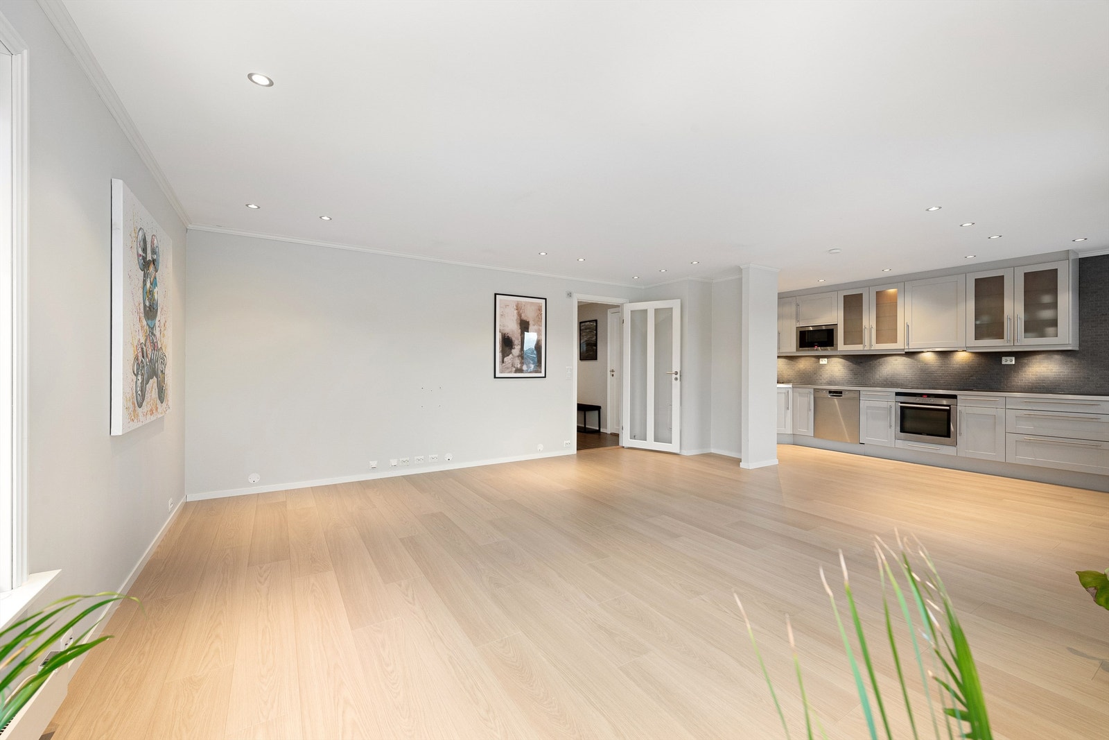 Fra stue mot kjøkken Galleribilde