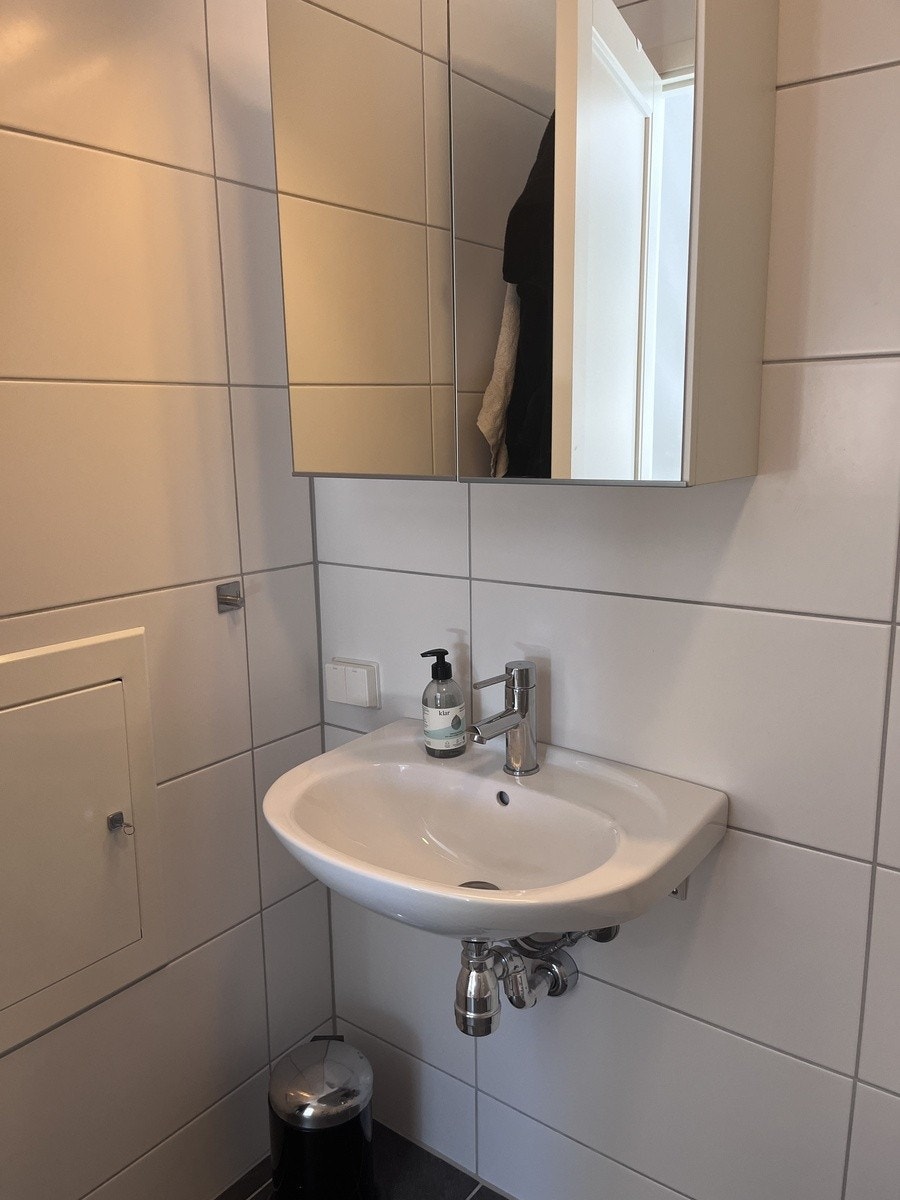 Bad med vaskemaskin Galleribilde