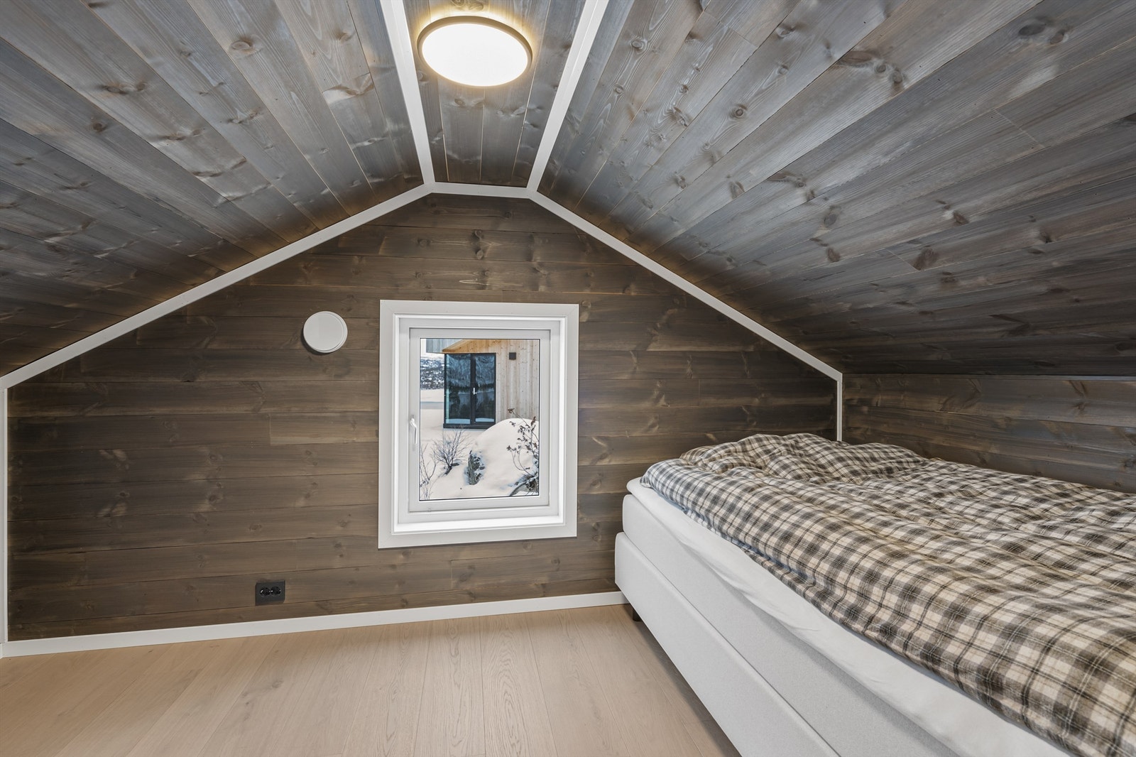 Sovealkove 1 på hemsen ( ikke godkjent til varig opphold grunnet takhøyde ) Galleribilde