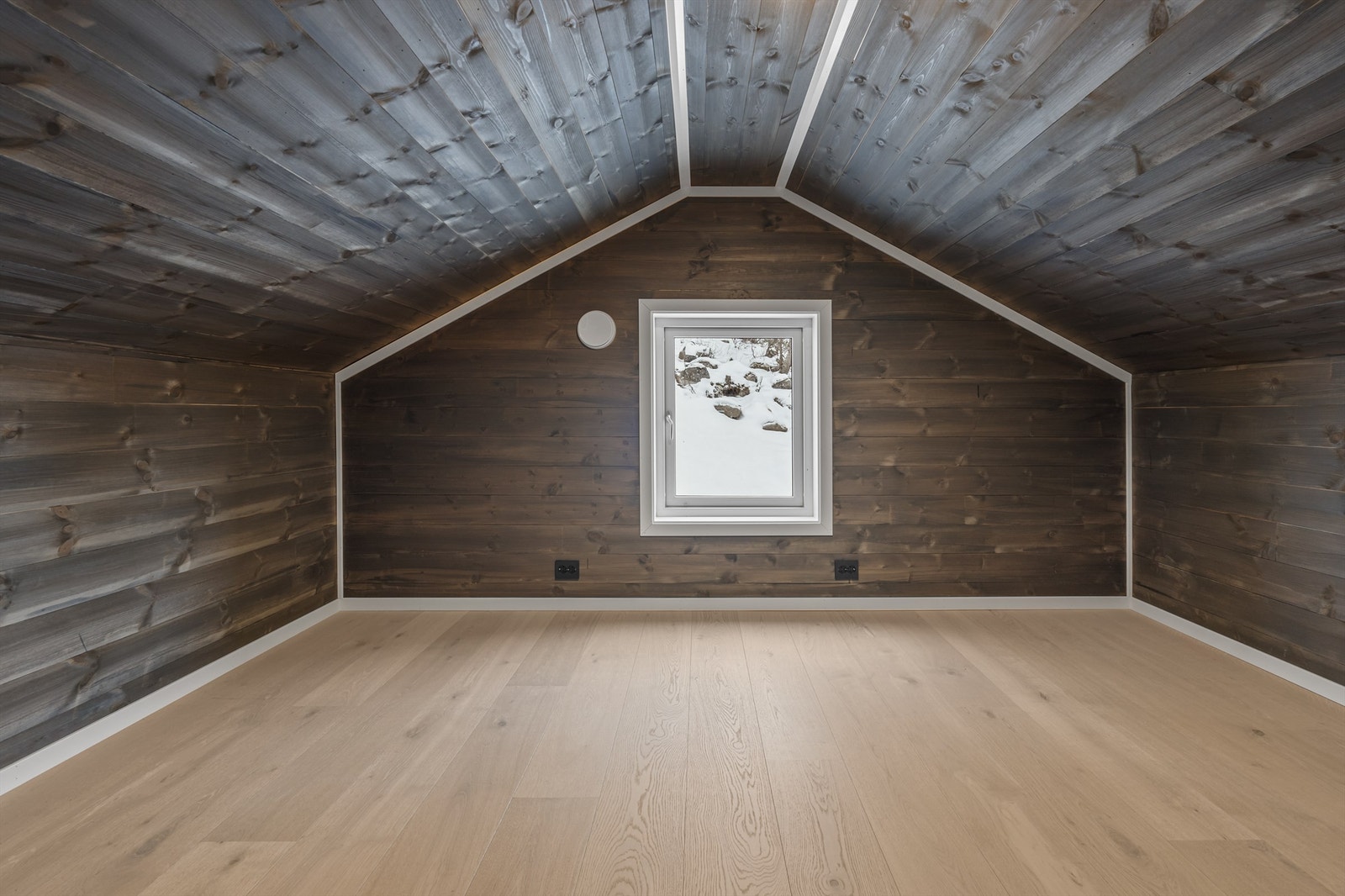 Sovealkove på hems ( ikke godkjent for varig opphold grunnet takhøyde ) Galleribilde