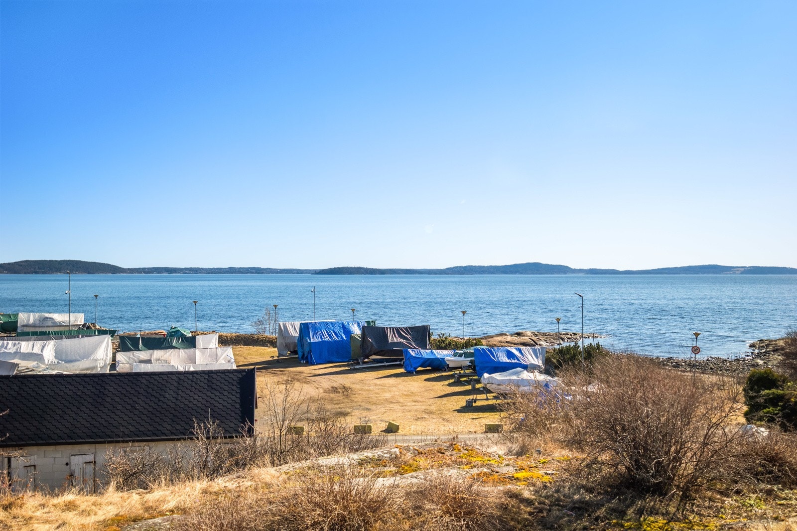 Utsikt fra tomten Galleribilde