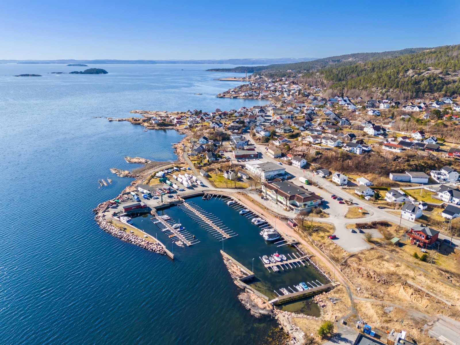 Tomten ligger meget sentralt til i sentrum Galleribilde