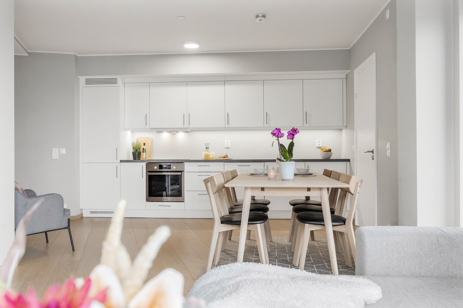 Leiligheten har en god og praktisk planløsning som gir gode møbleringsmuligheter. Galleribilde