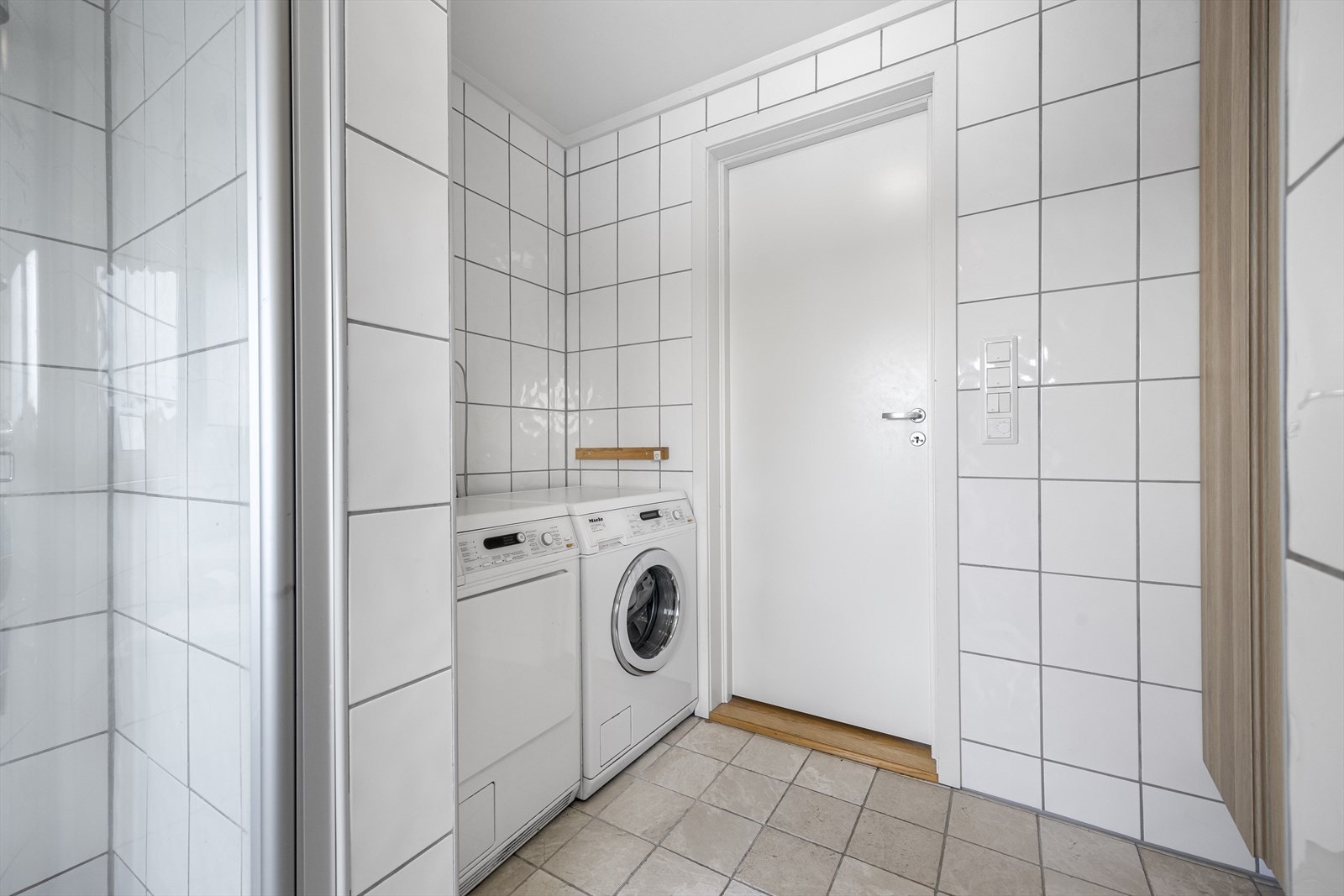 Vaskeromsnisje på hovedbad. Galleribilde