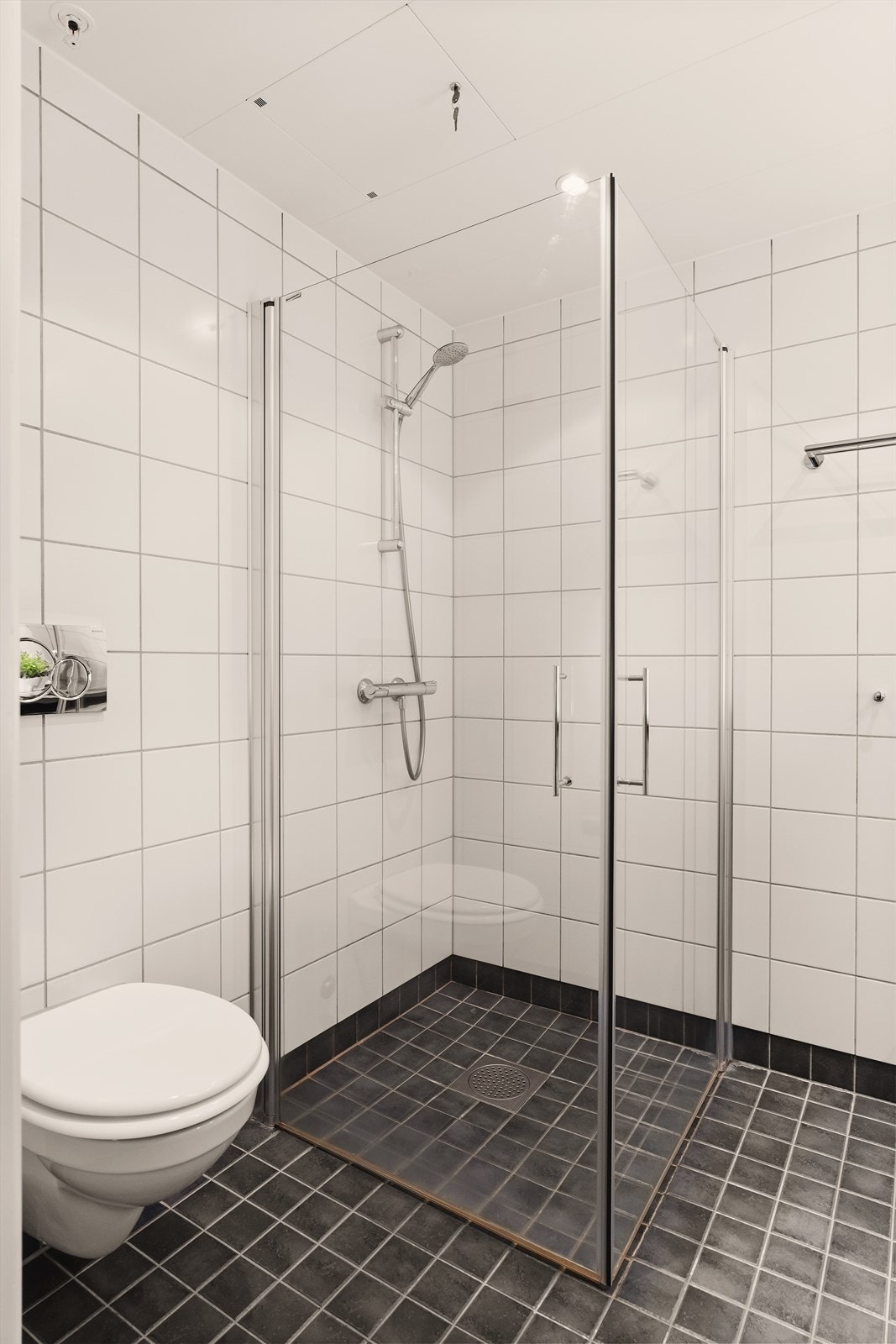 Våtrommet er en prefabrikkert baderomskabin. Balansert ventilasjon Galleribilde