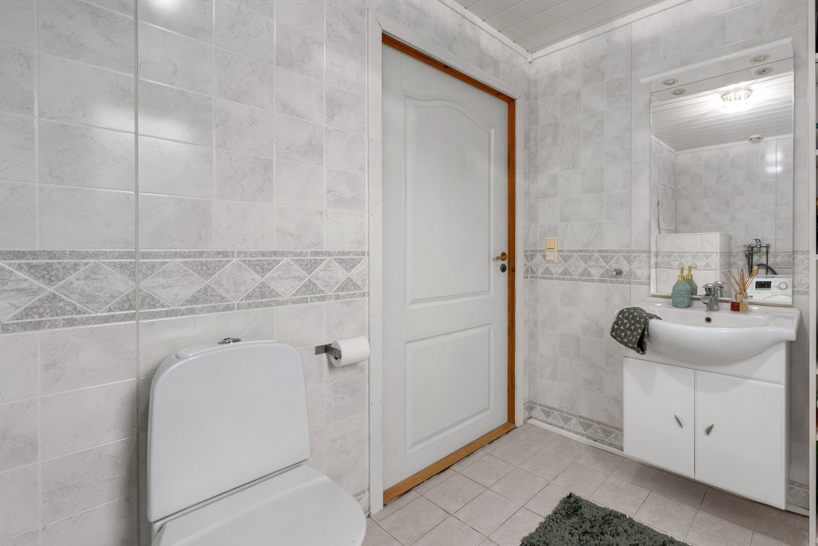 Bad/ vaskerom i 1. etasje. Galleribilde