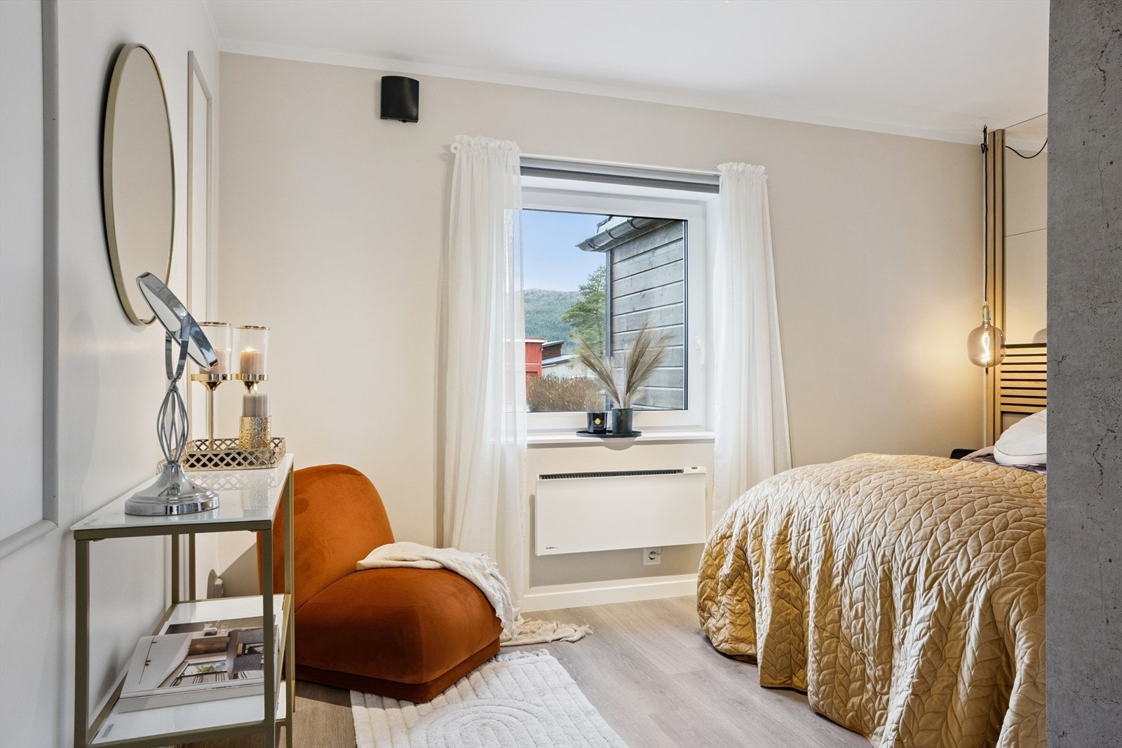 Boligen benytter seg av elektrisitet som oppvarmingskilde. Galleribilde