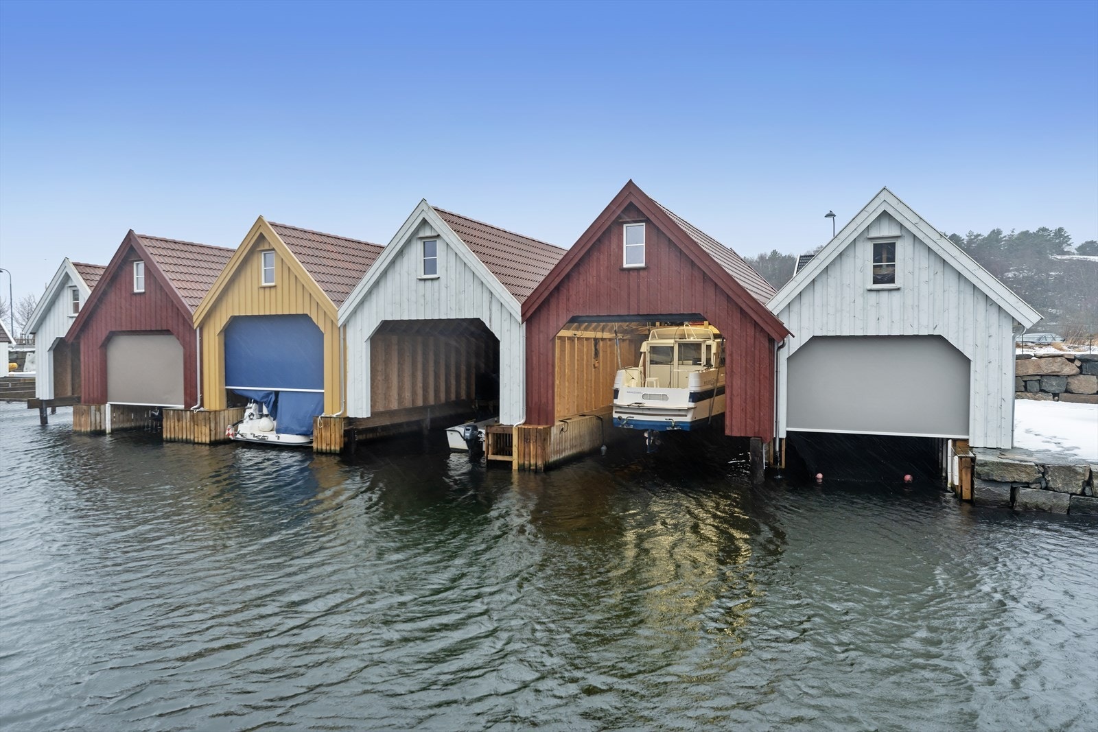 Tilhørende båthus like ved eiendommen Galleribilde