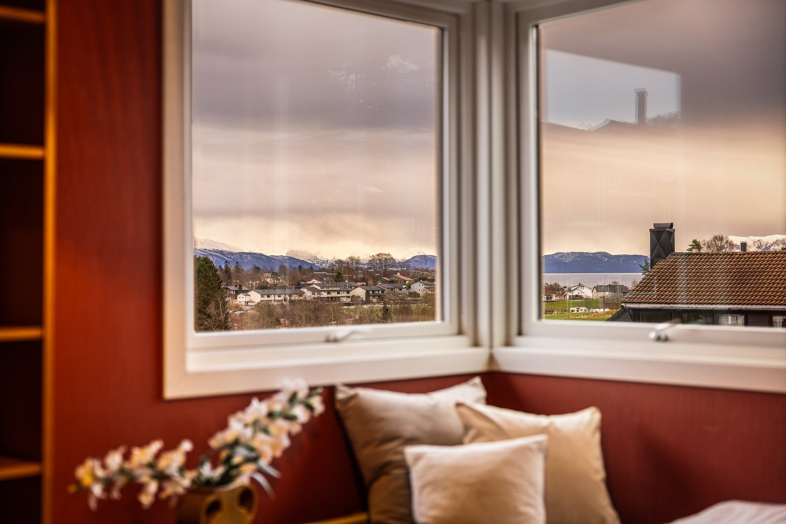 - Nydelig utsikt også fra dette soverommet - Galleribilde